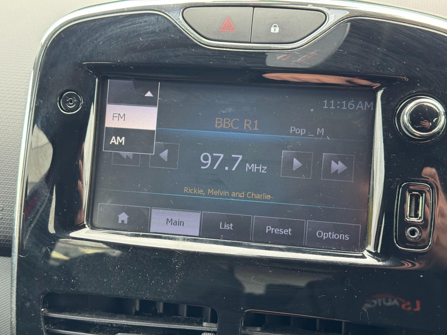 Used Renault Clio 2014 for sale - 76887879: Photo 26