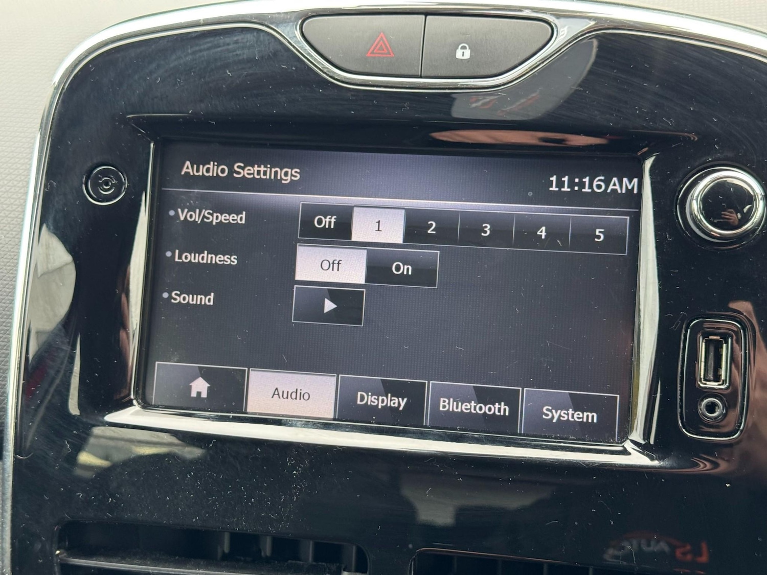 Used Renault Clio 2014 for sale - 76887879: Photo 33