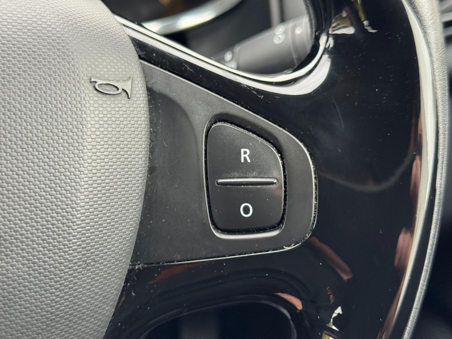 Used Renault Clio 2014 for sale - 76887879: Photo 40