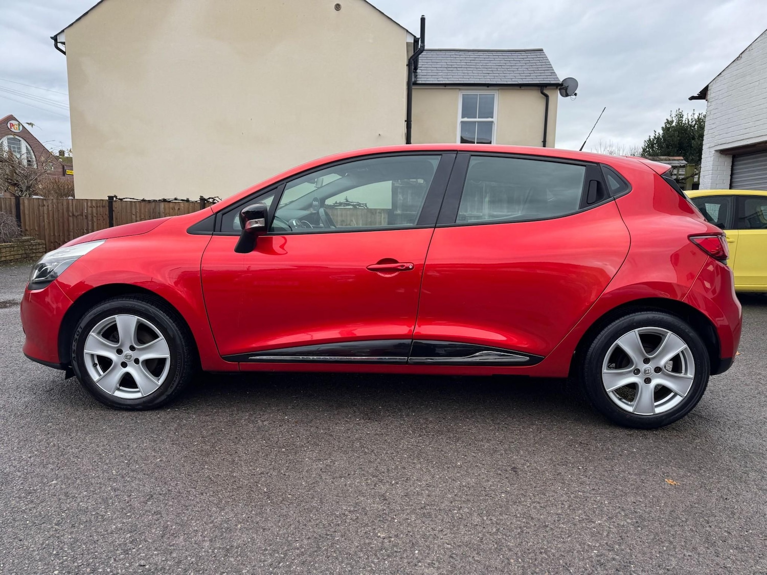 Used Renault Clio 2014 for sale - 76887879: Photo 7
