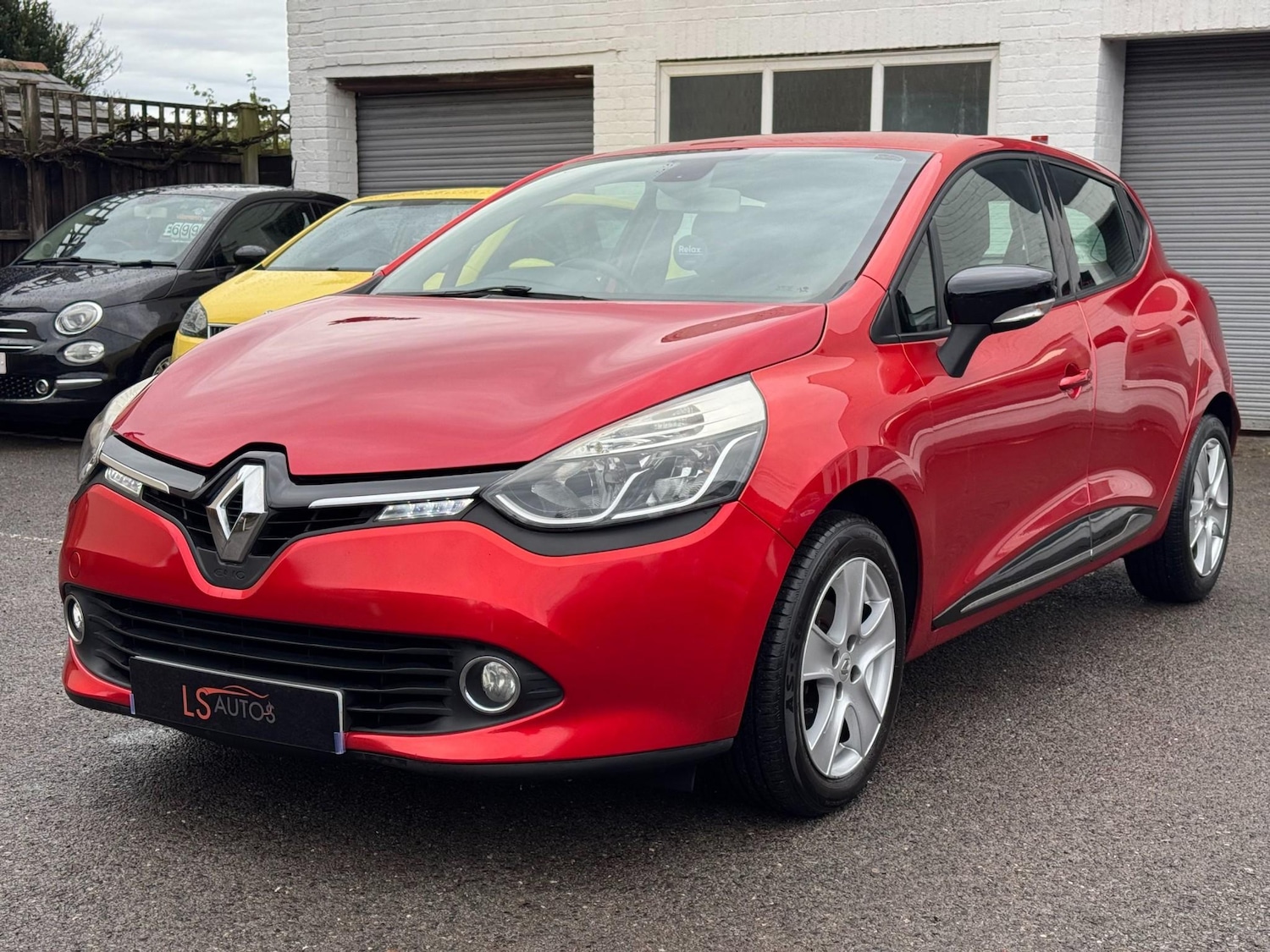 Used Renault Clio 2014 for sale - 76887879: Photo 8