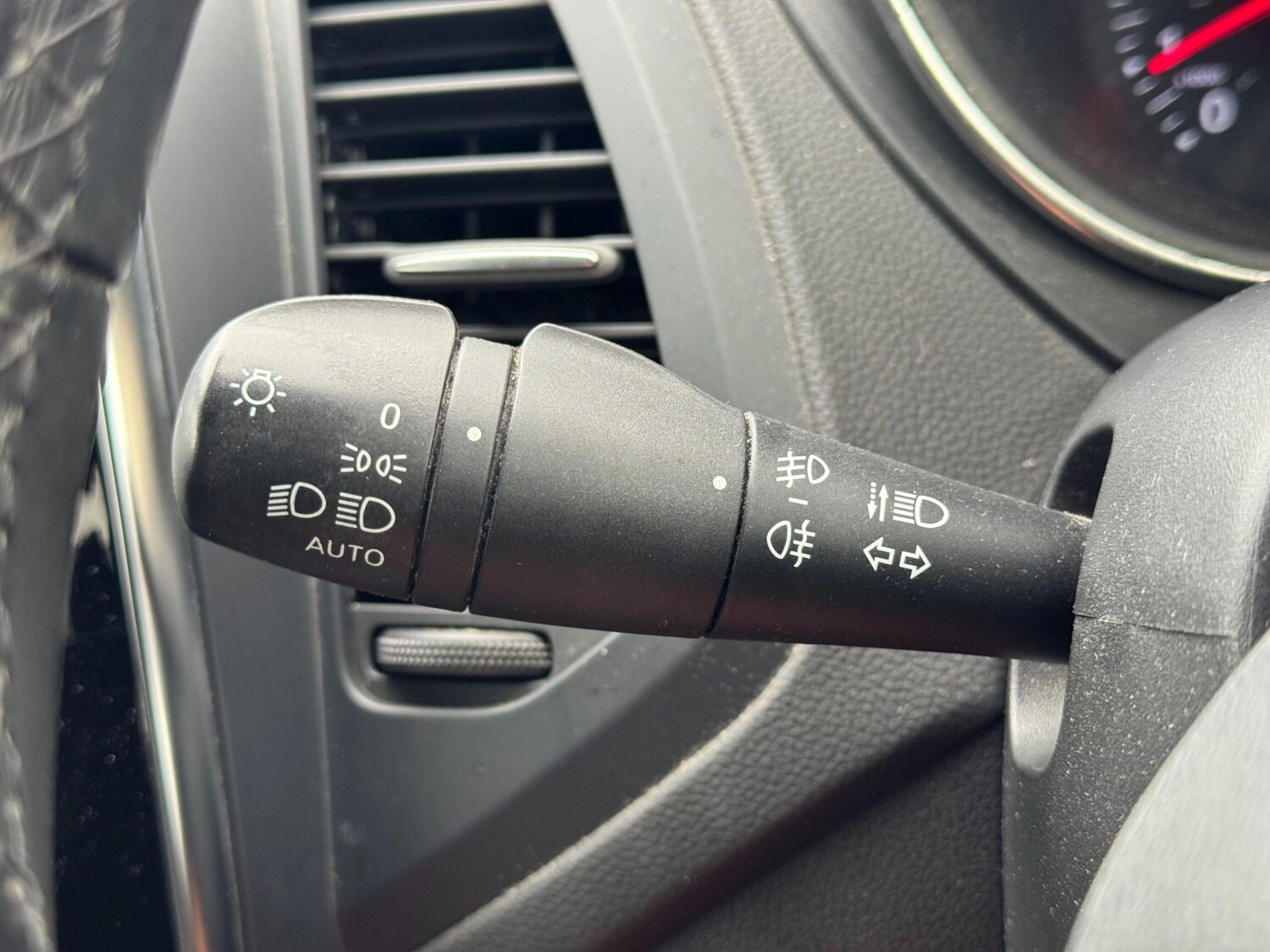 Used Renault Captur 2017 for sale - 76453166: Photo 47