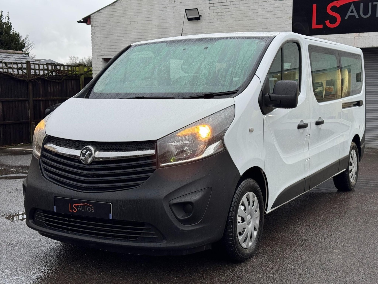 Used Vauxhall Vivaro 2016 for sale - 77275619: Photo 8