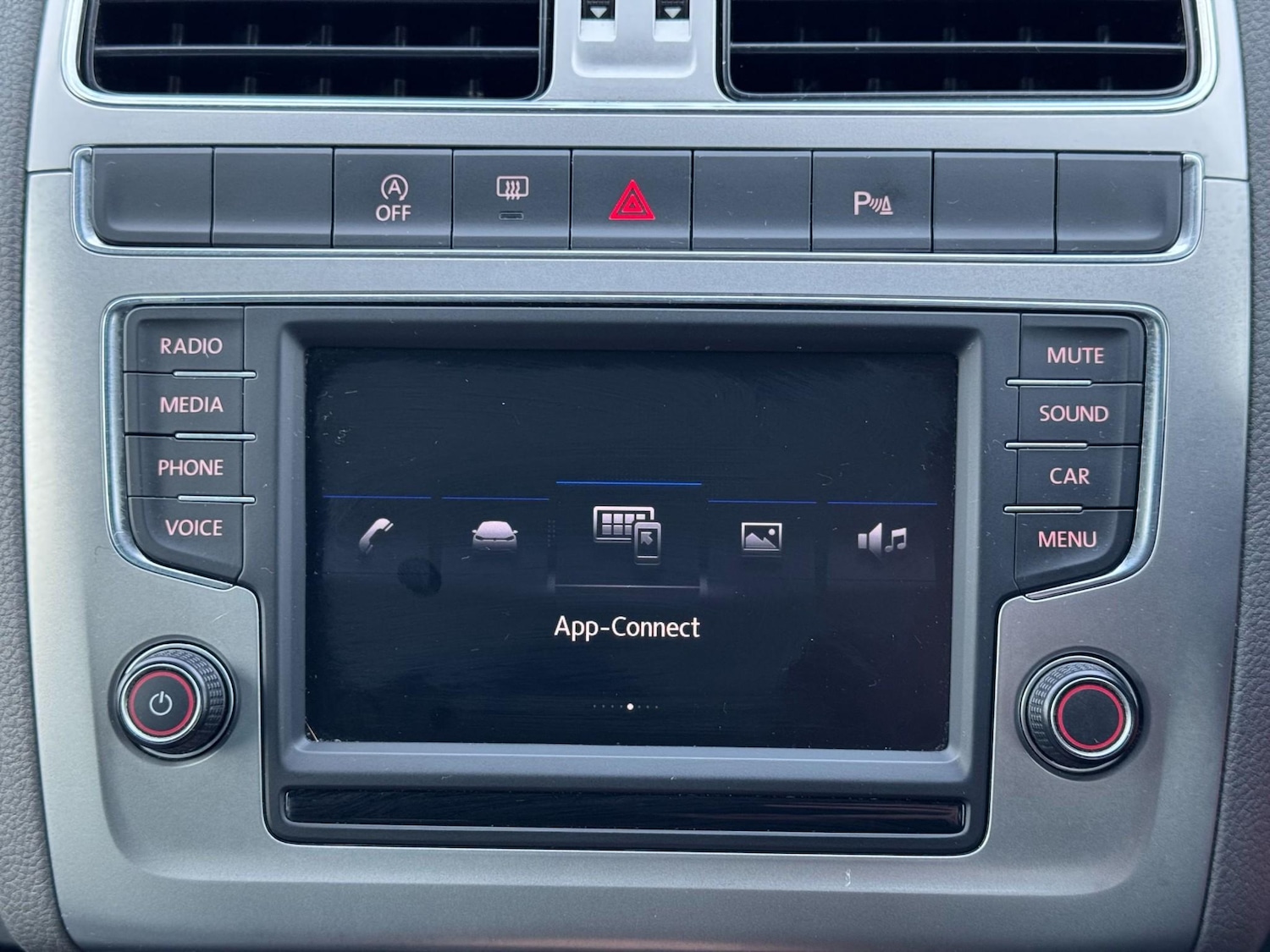 Used Volkswagen Polo 2017 for sale - 77236005: Photo 35