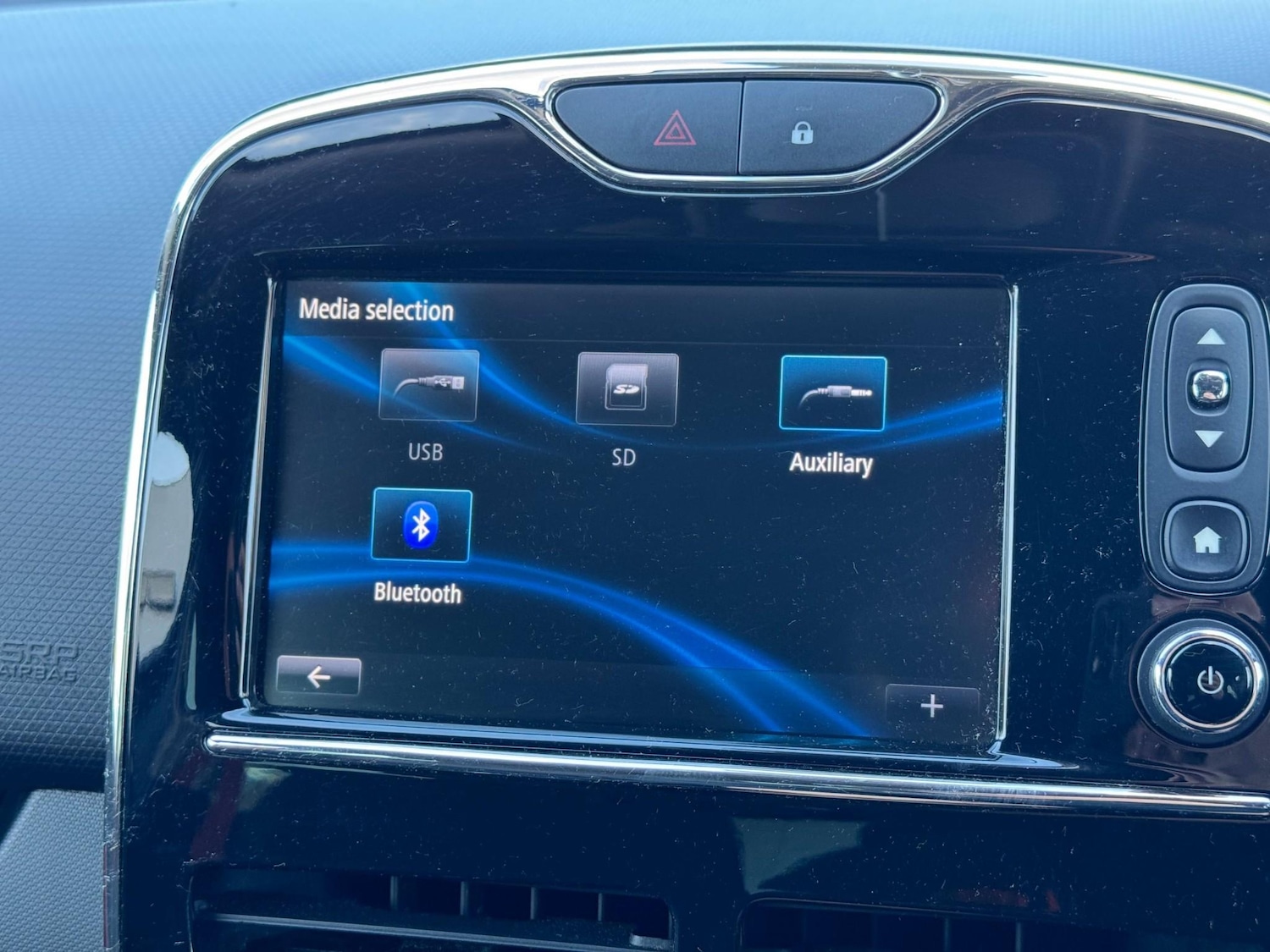 Used Renault Clio 2013 for sale - 76697304: Photo 29