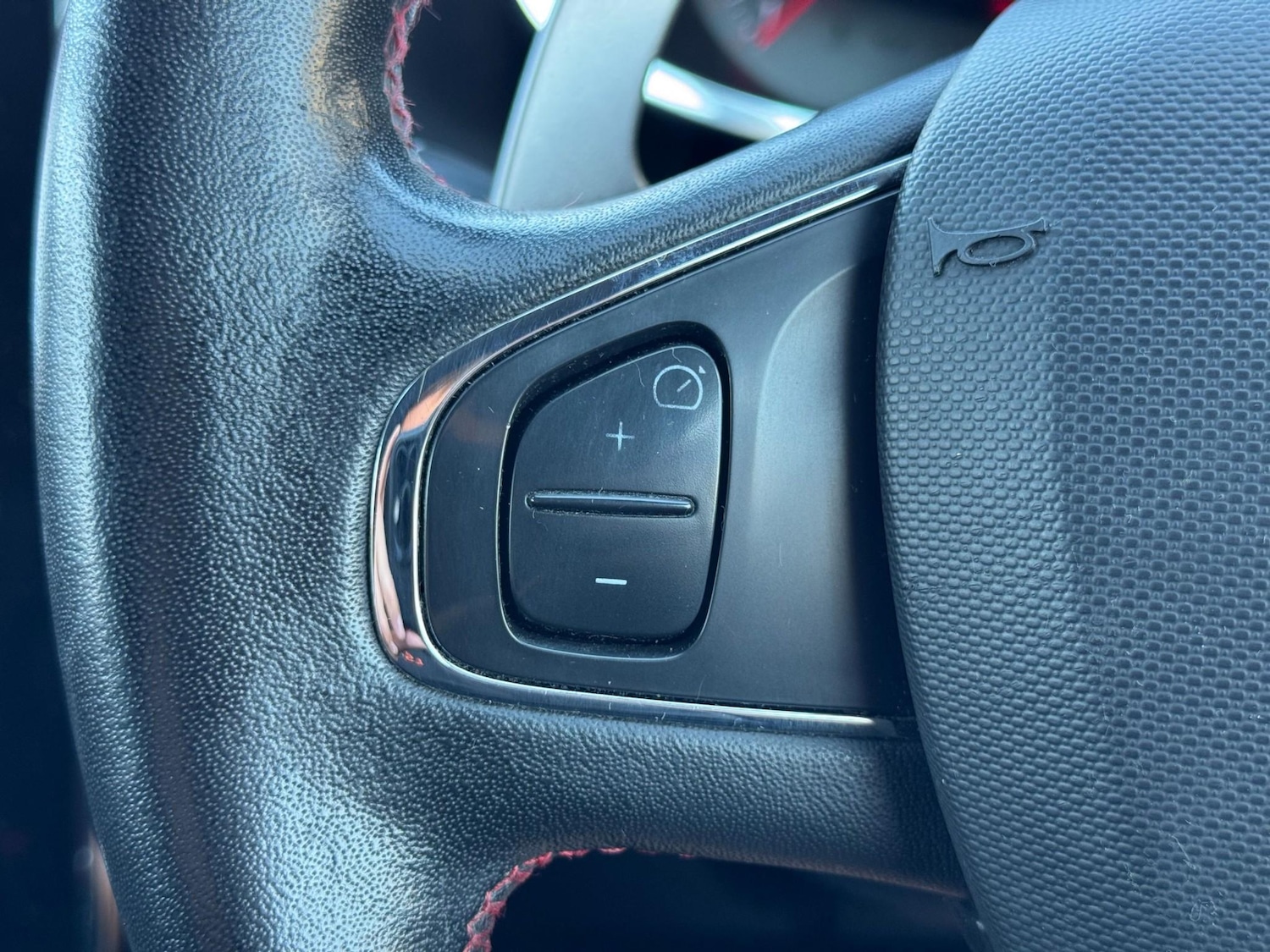 Used Renault Clio 2013 for sale - 76697304: Photo 44