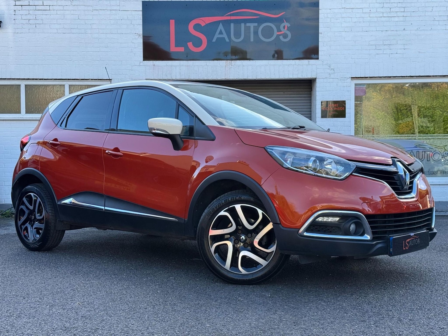 Used Renault Captur 2015 for sale - 76312695: Photo 1