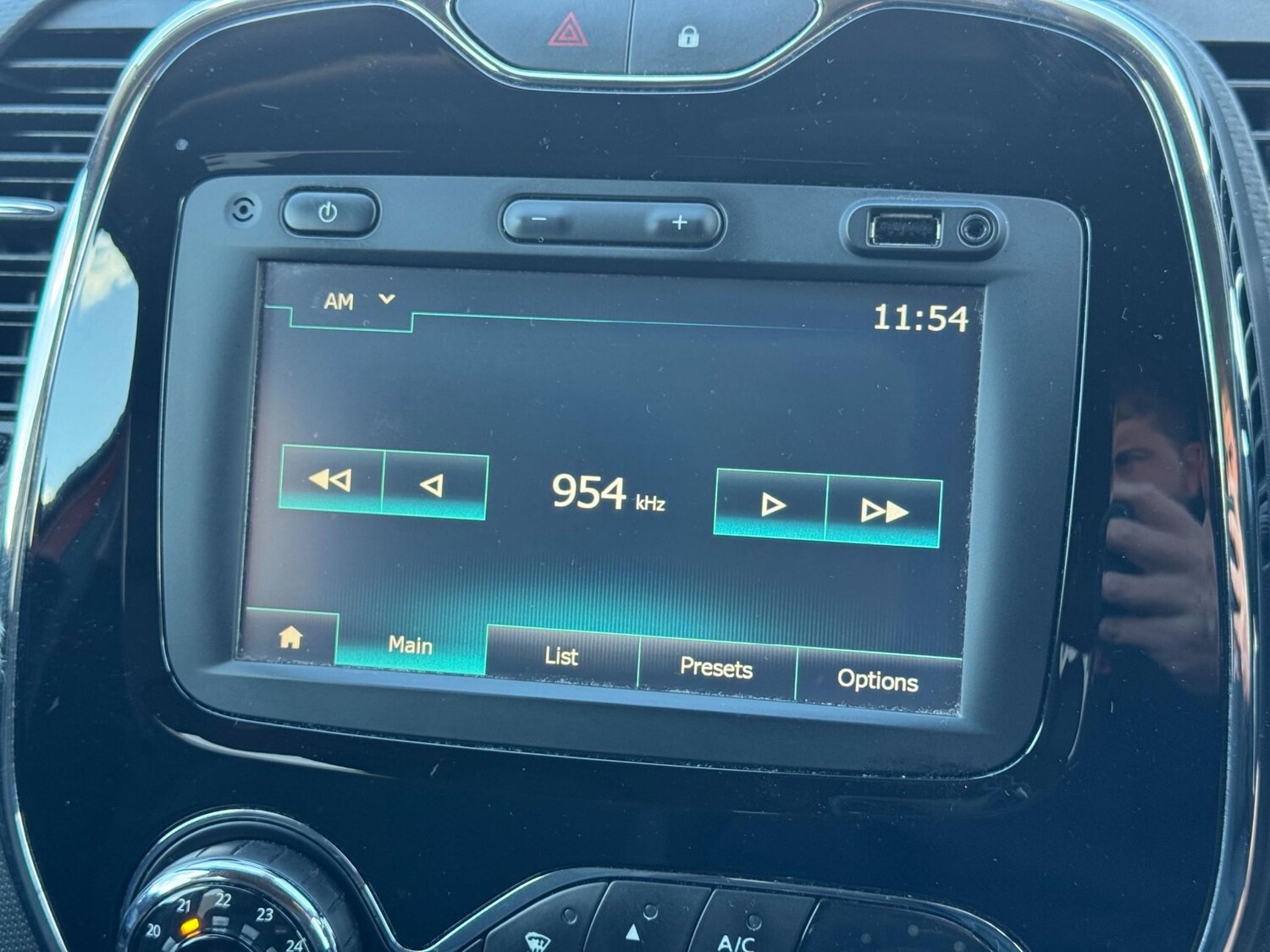 Used Renault Captur 2015 for sale - 76312695: Photo 29