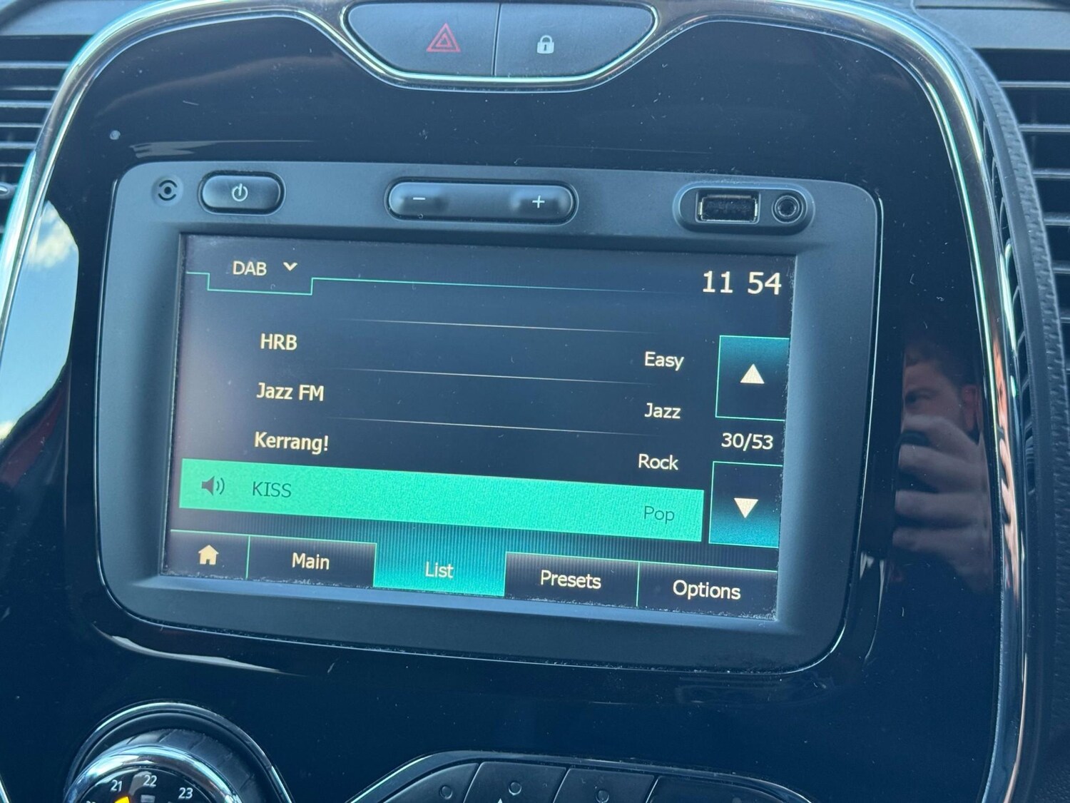 Used Renault Captur 2015 for sale - 76312695: Photo 30