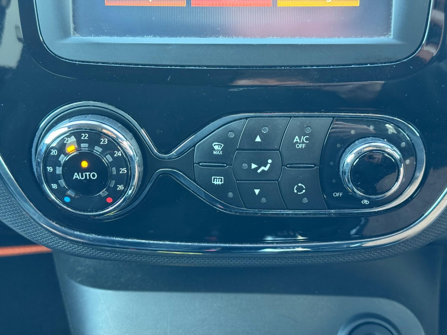 Used Renault Captur 2015 for sale - 76312695: Photo 37