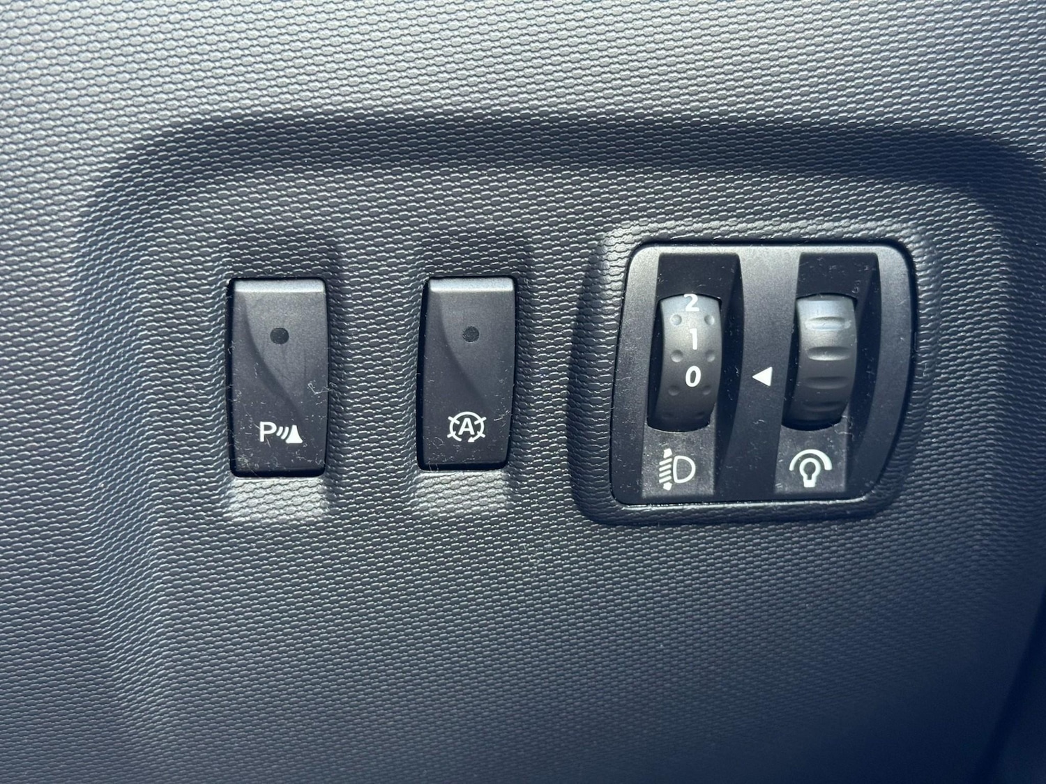 Used Renault Captur 2015 for sale - 76312695: Photo 46