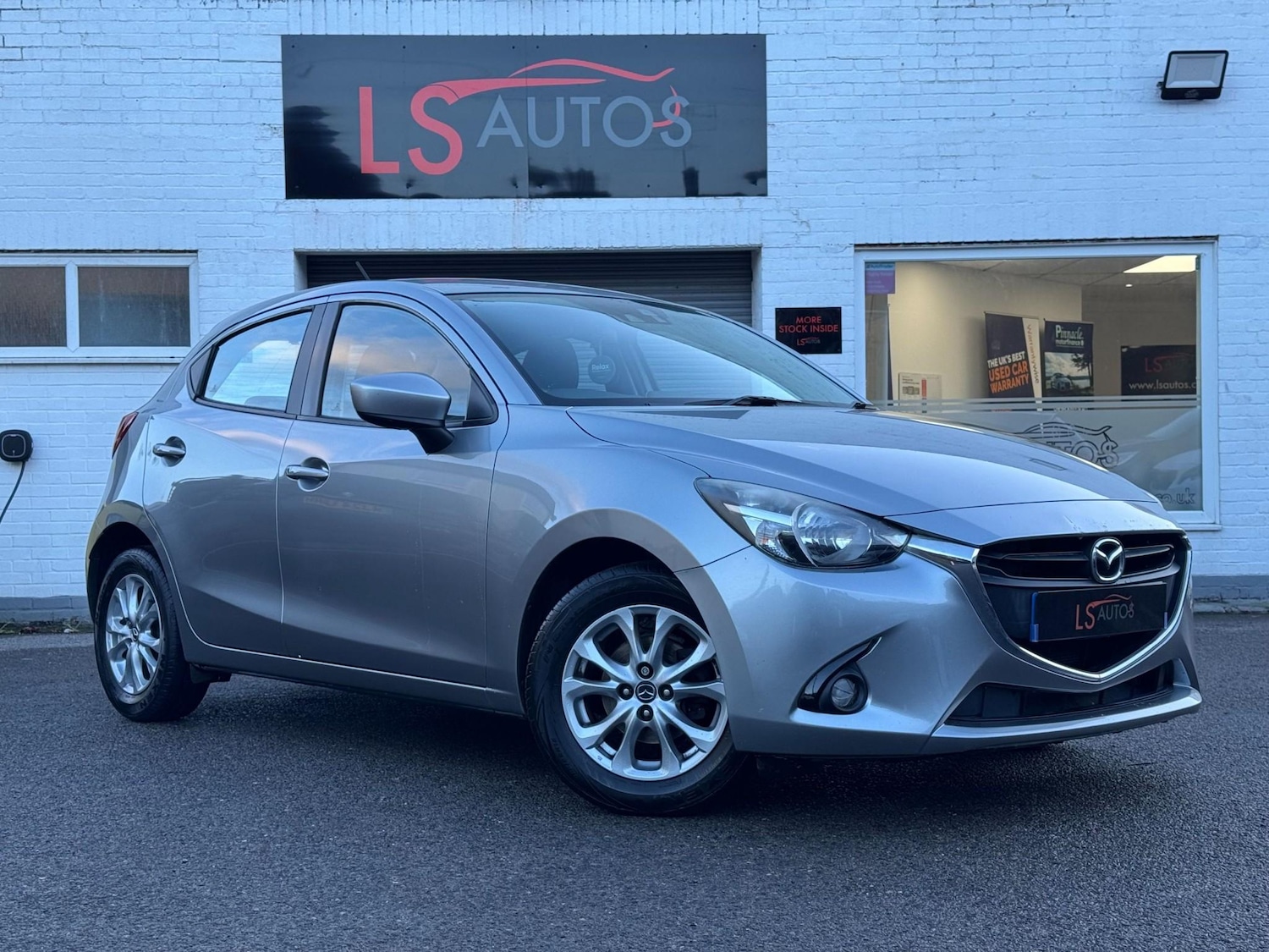 Used Mazda Mazda2 2016 for sale - 76783164: Photo 1