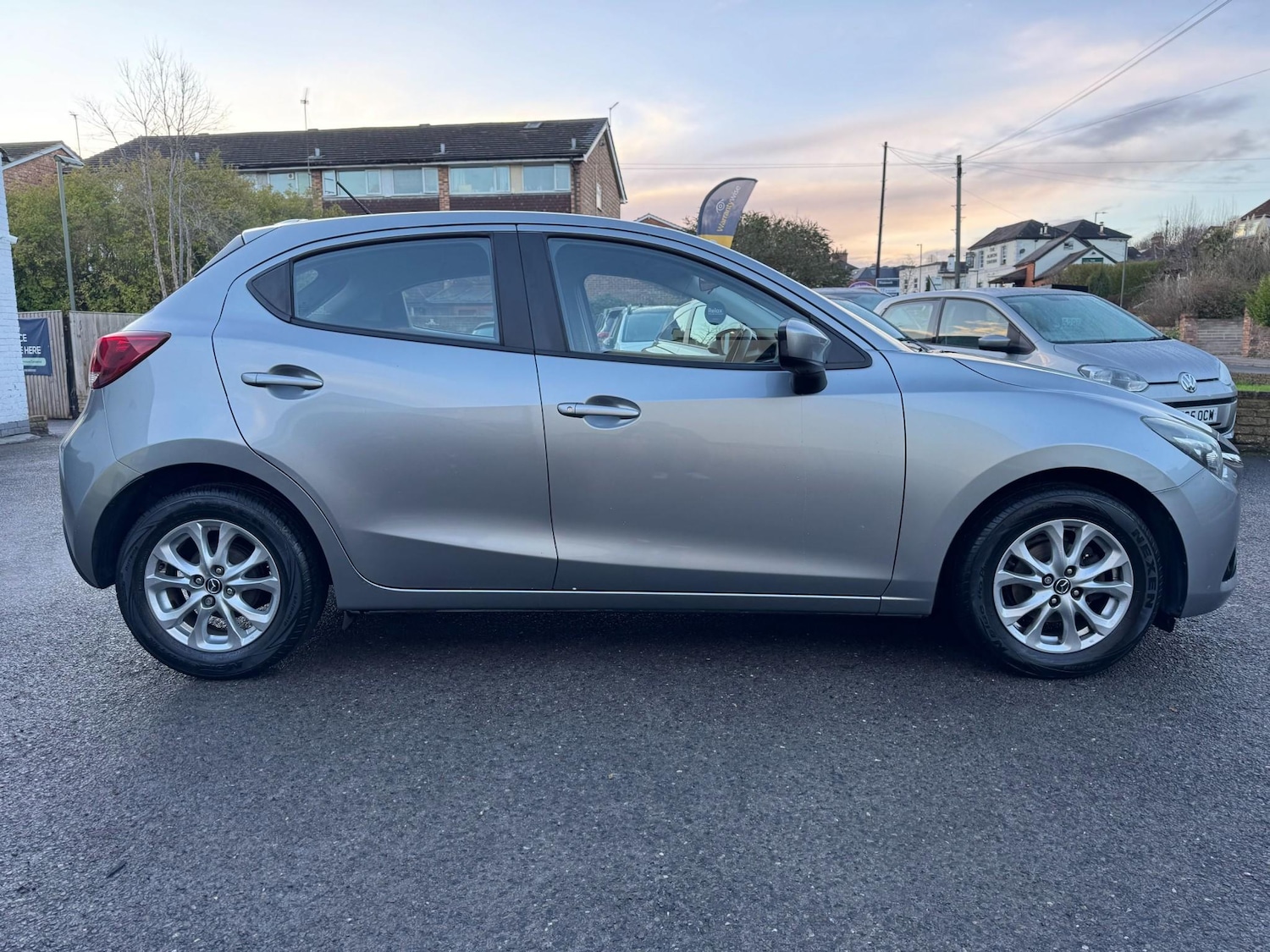 Used Mazda Mazda2 2016 for sale - 76783164: Photo 3