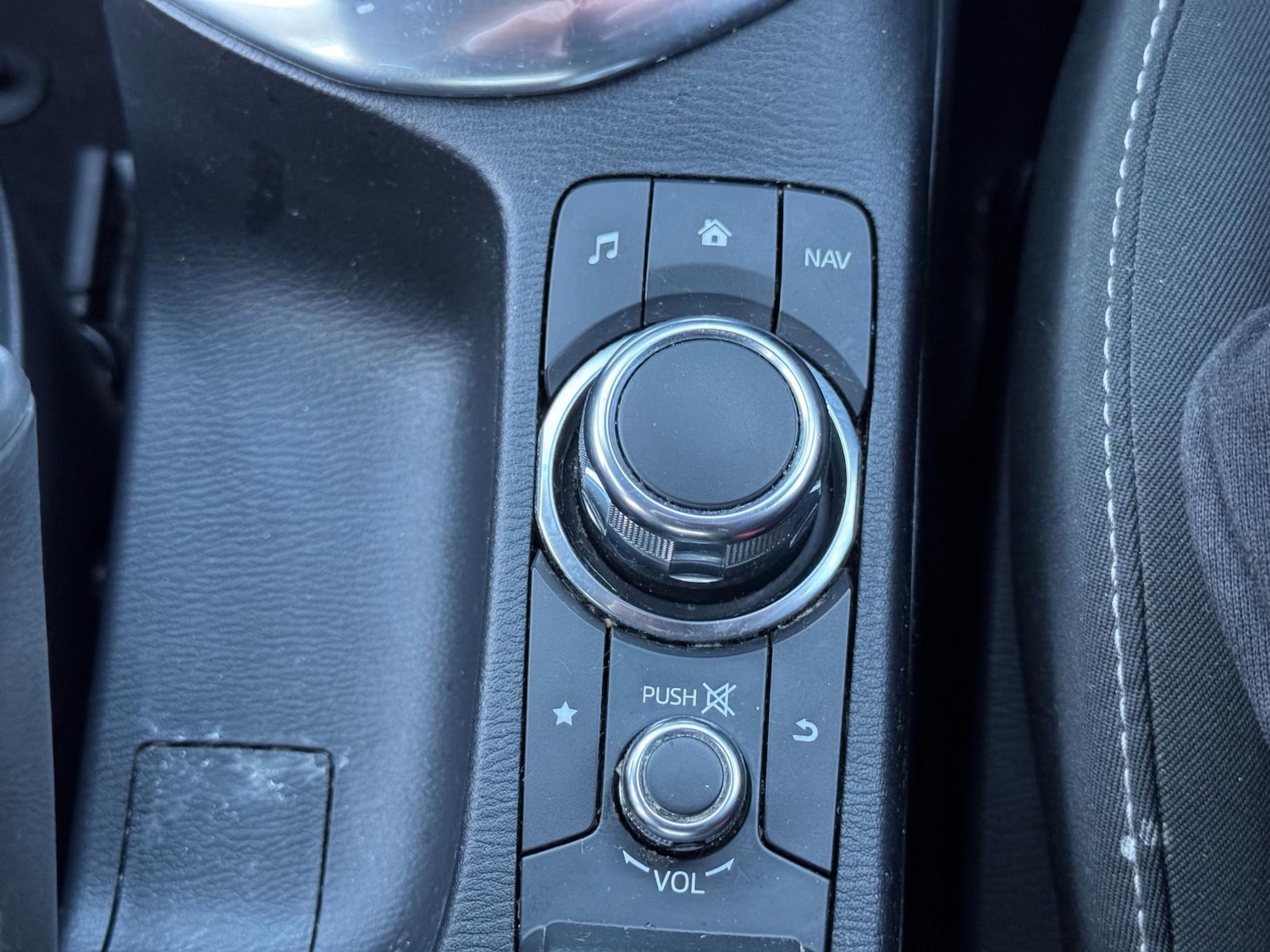 Used Mazda Mazda2 2016 for sale - 76783164: Photo 42