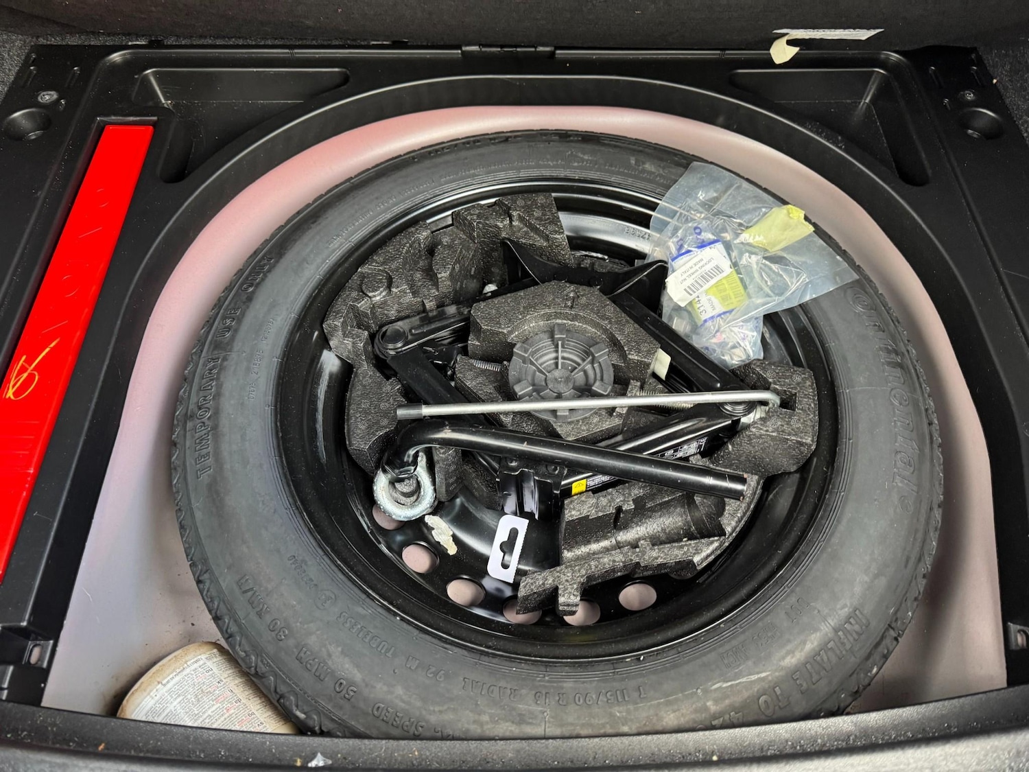 Used Volvo V40 2015 for sale - 76922545: Photo 21