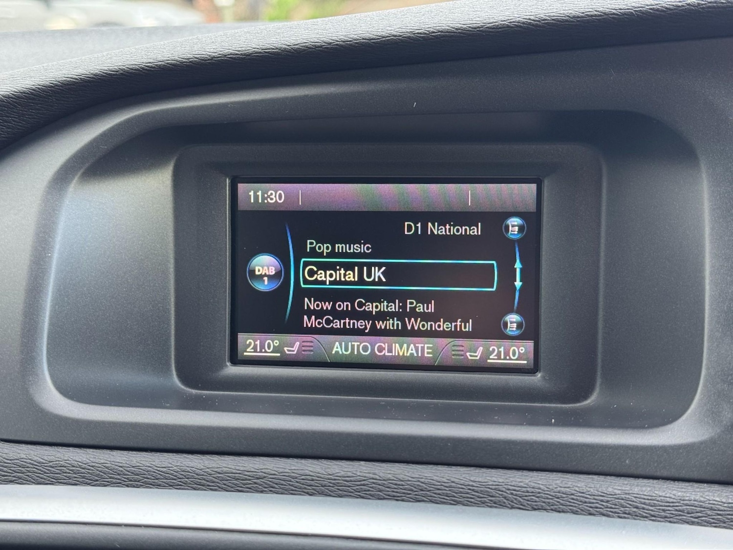 Used Volvo V40 2015 for sale - 76922545: Photo 25