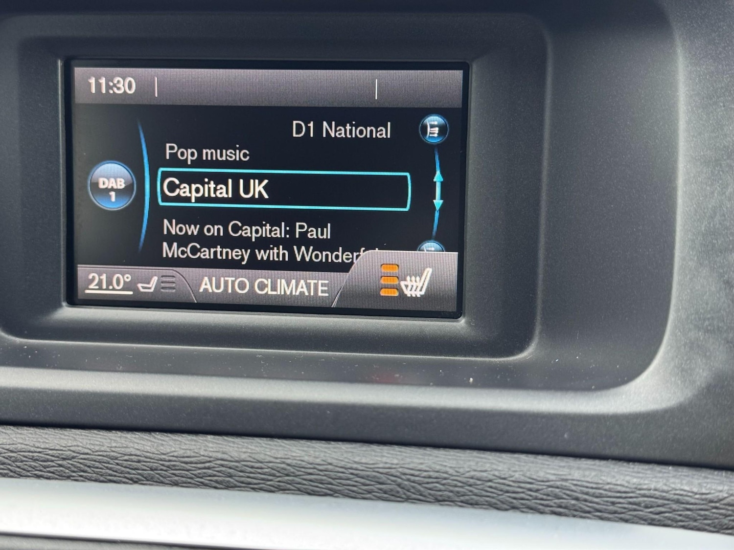 Used Volvo V40 2015 for sale - 76922545: Photo 33