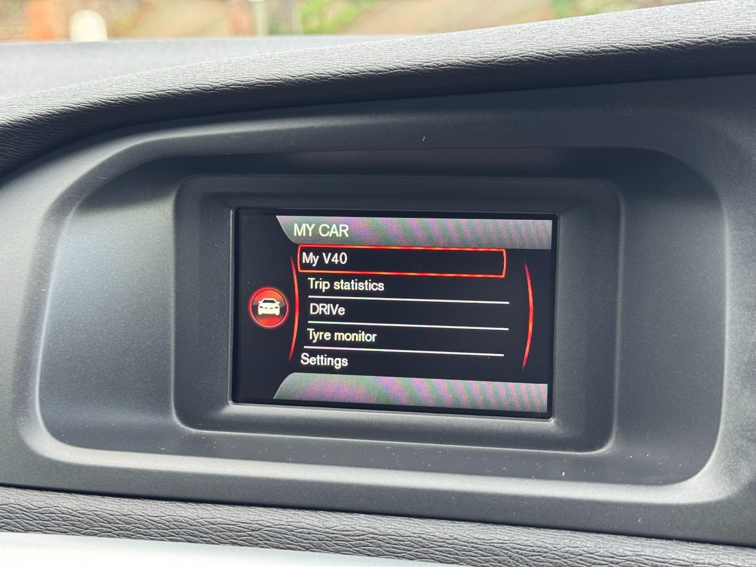 Used Volvo V40 2015 for sale - 76922545: Photo 35