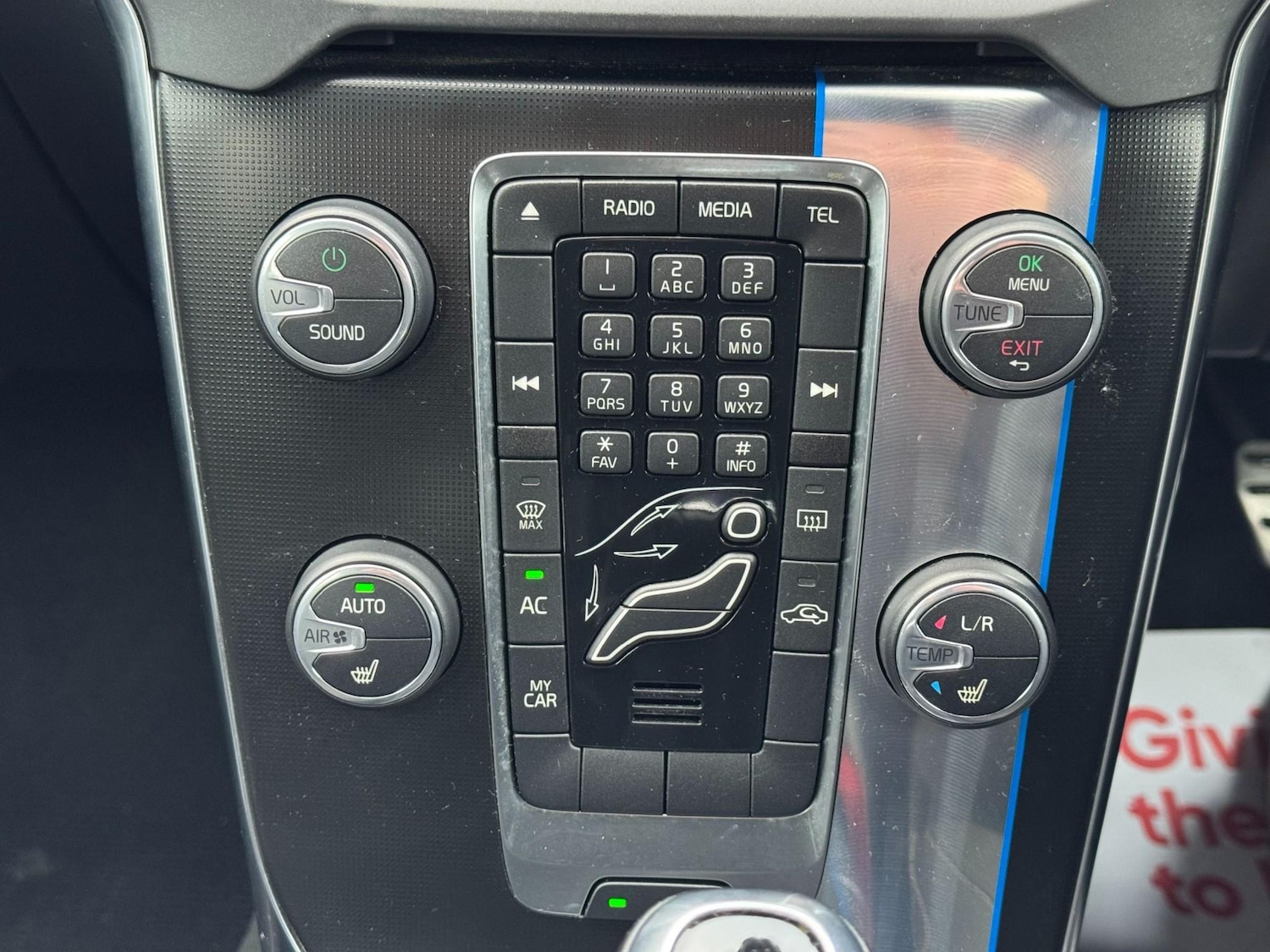 Used Volvo V40 2015 for sale - 76922545: Photo 38