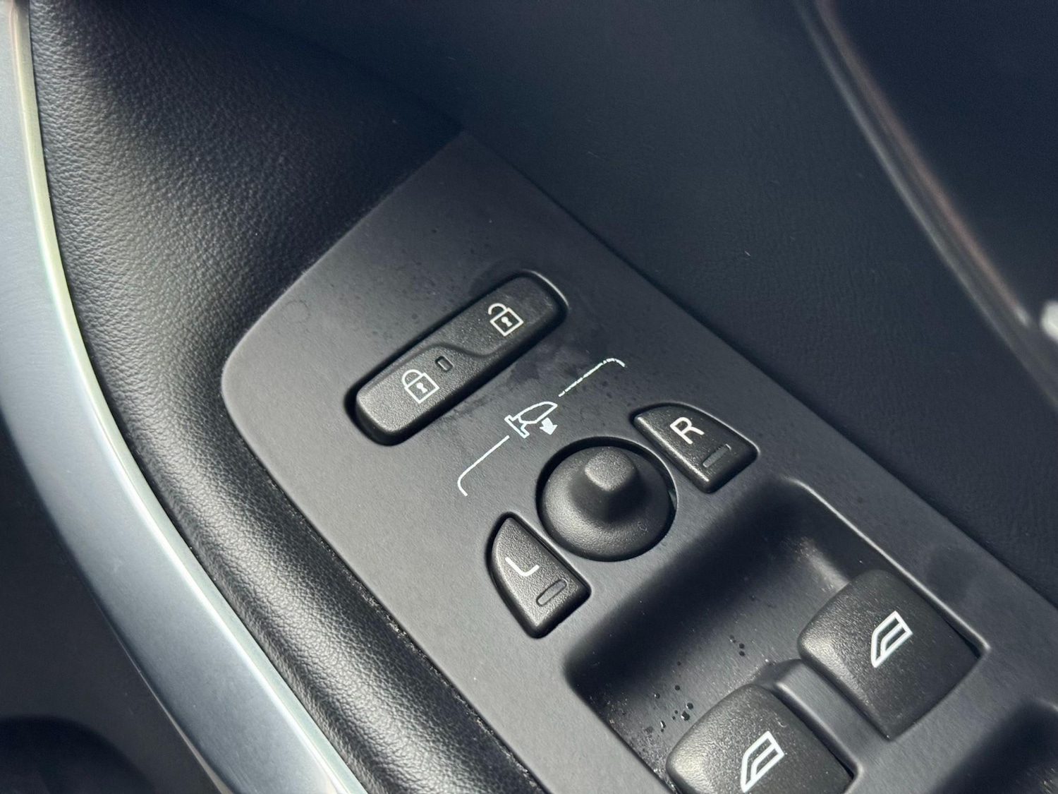 Used Volvo V40 2015 for sale - 76922545: Photo 49