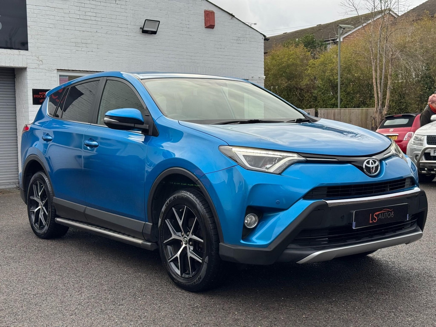 Used Toyota RAV4 2016 for sale - 77171358: Photo 2