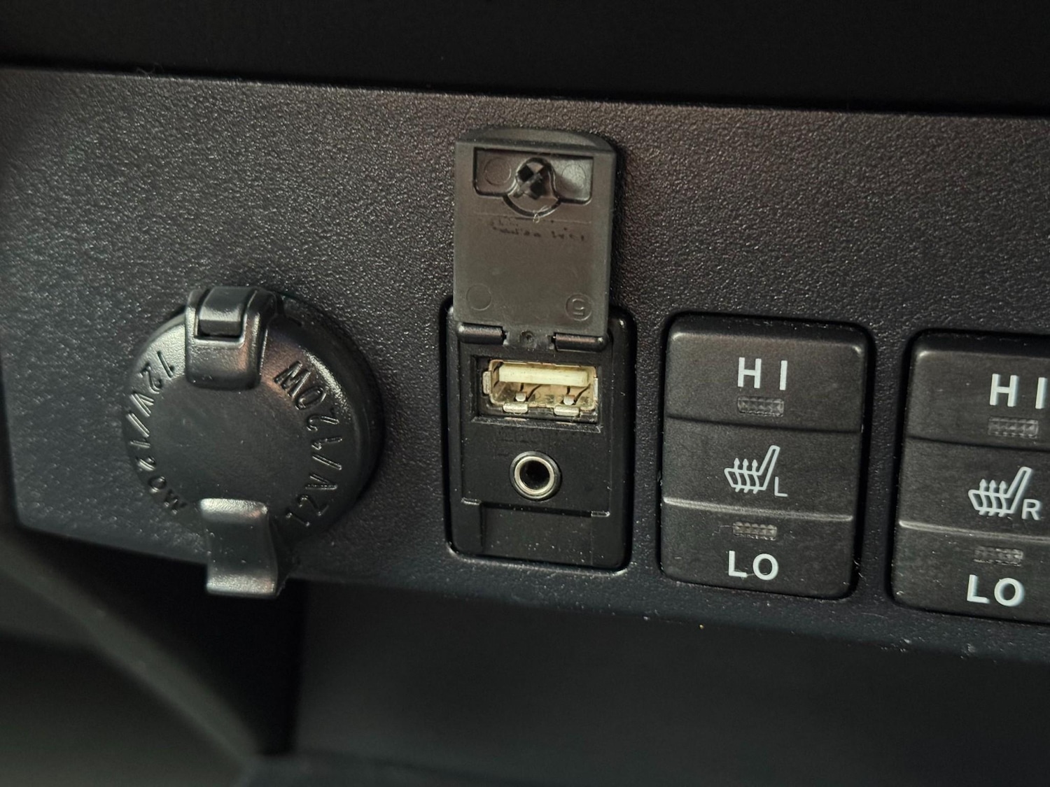 Used Toyota RAV4 2016 for sale - 77171358: Photo 41