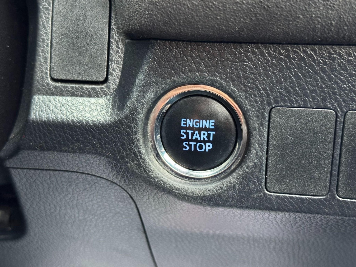 Used Toyota RAV4 2016 for sale - 77171358: Photo 48