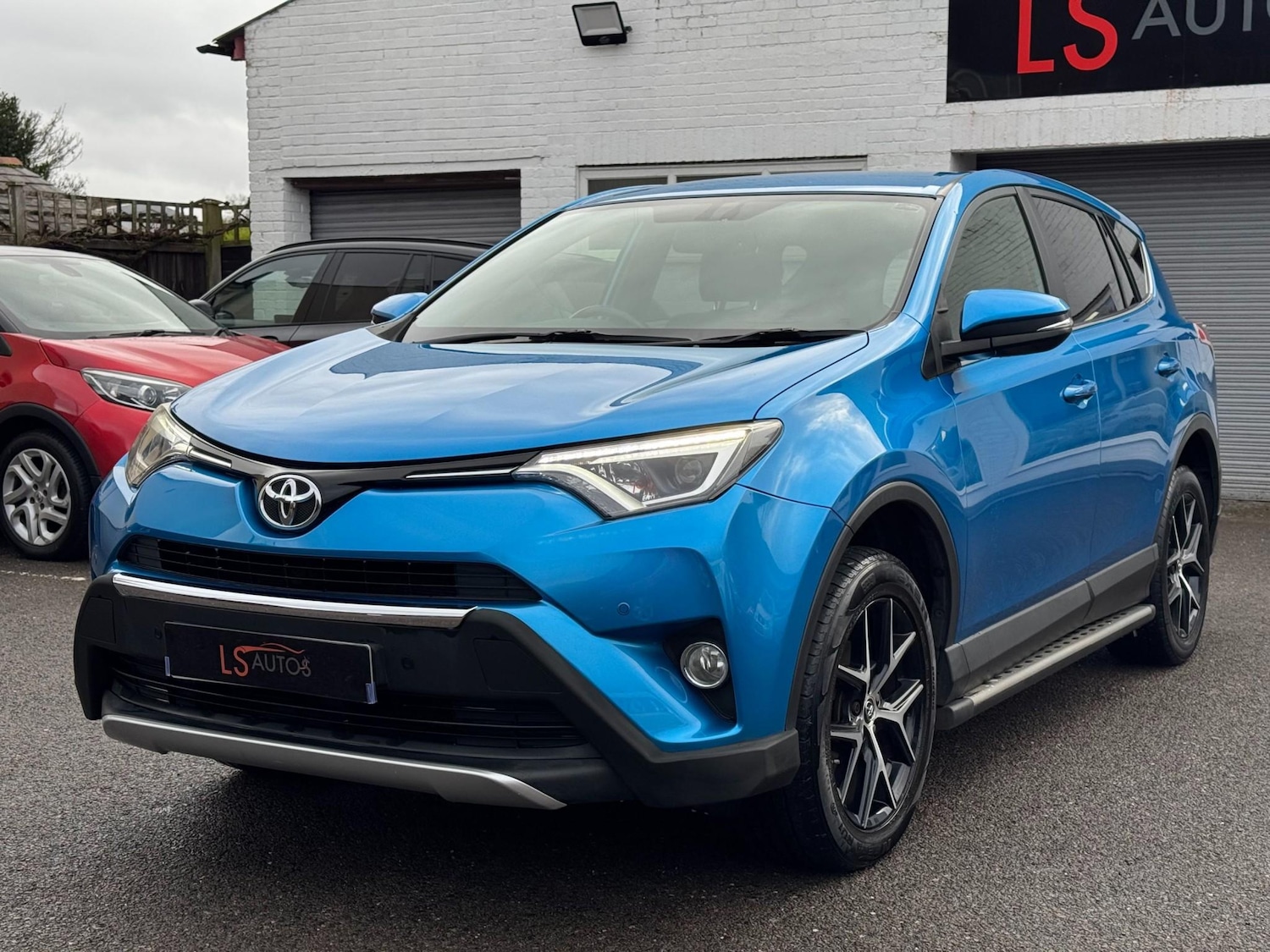 Used Toyota RAV4 2016 for sale - 77171358: Photo 8