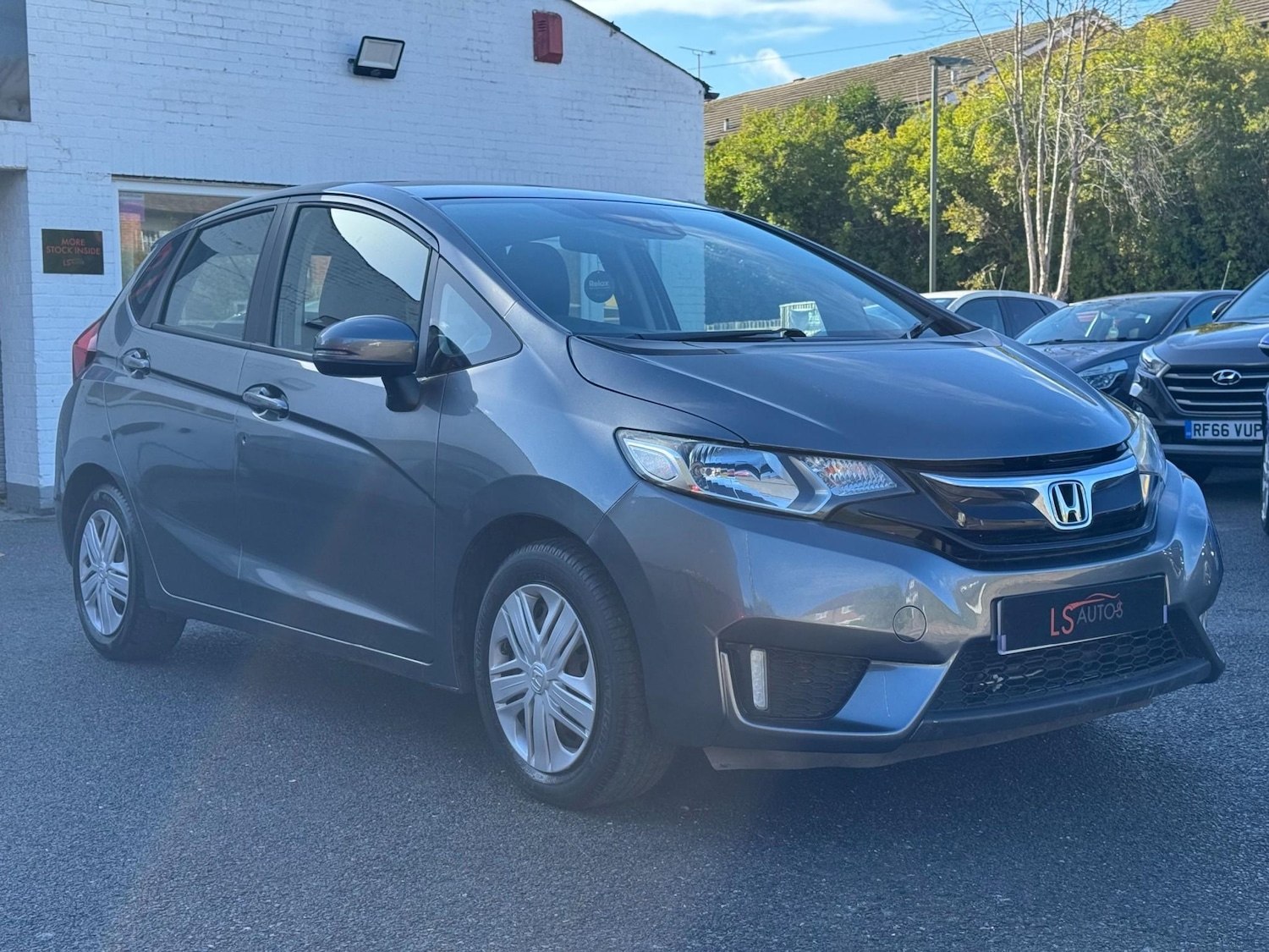 Used Honda Jazz 2018 for sale - 76372167: Photo 2