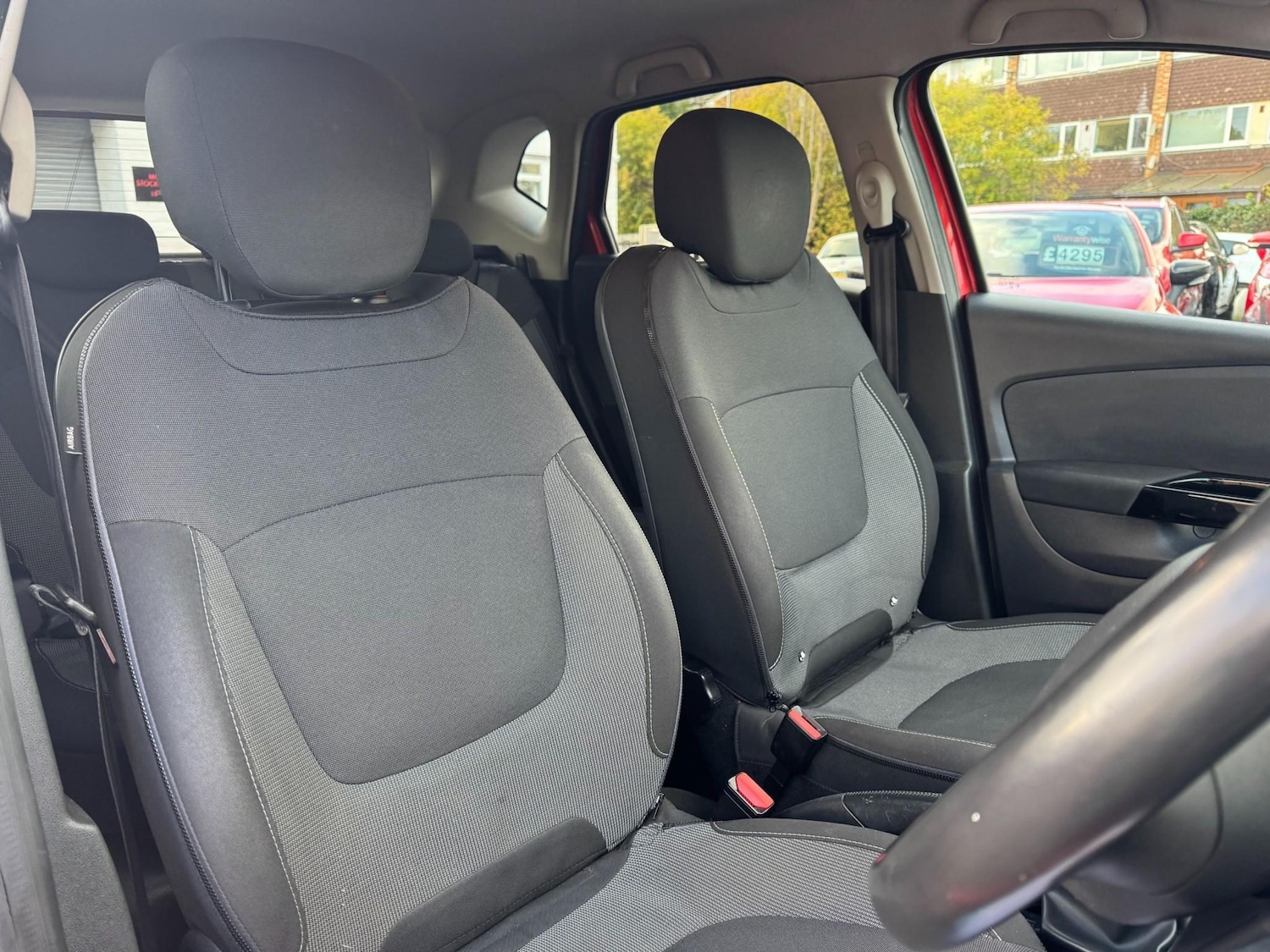 Used Renault Captur 2016 for sale - 76949478: Photo 17