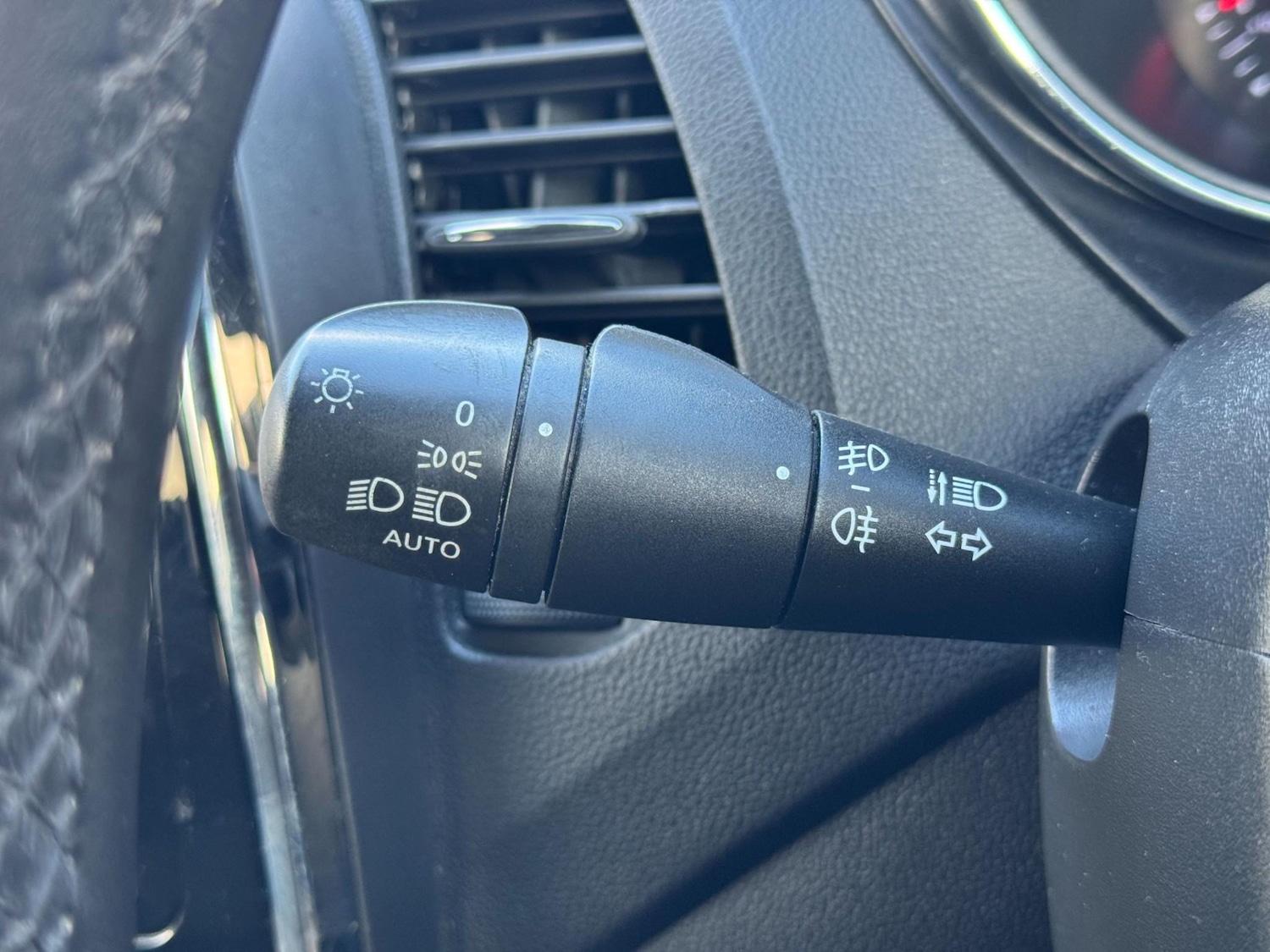 Used Renault Captur 2016 for sale - 76949478: Photo 47