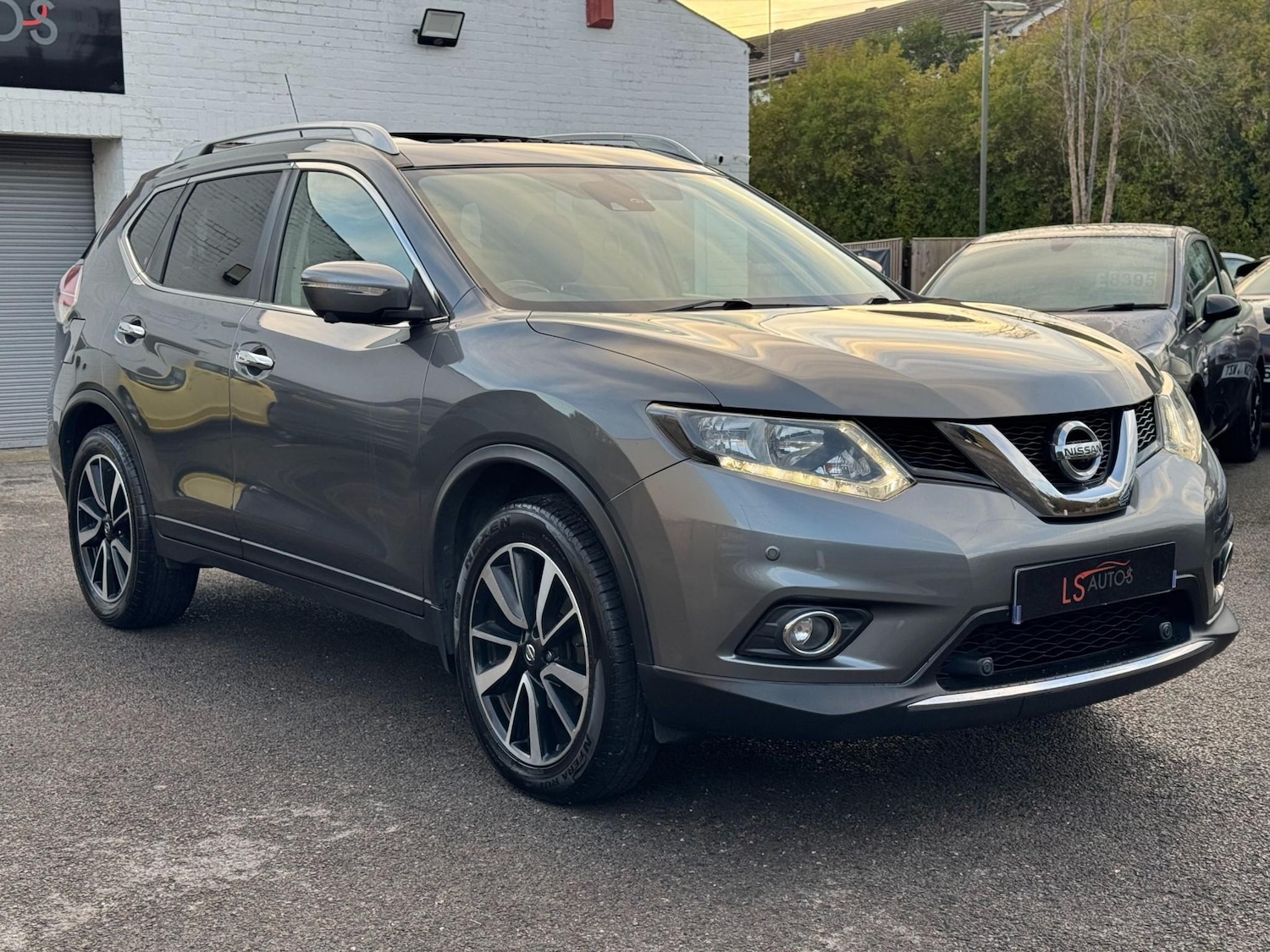 Used Nissan X-Trail 2017 for sale - 76716049: Photo 2