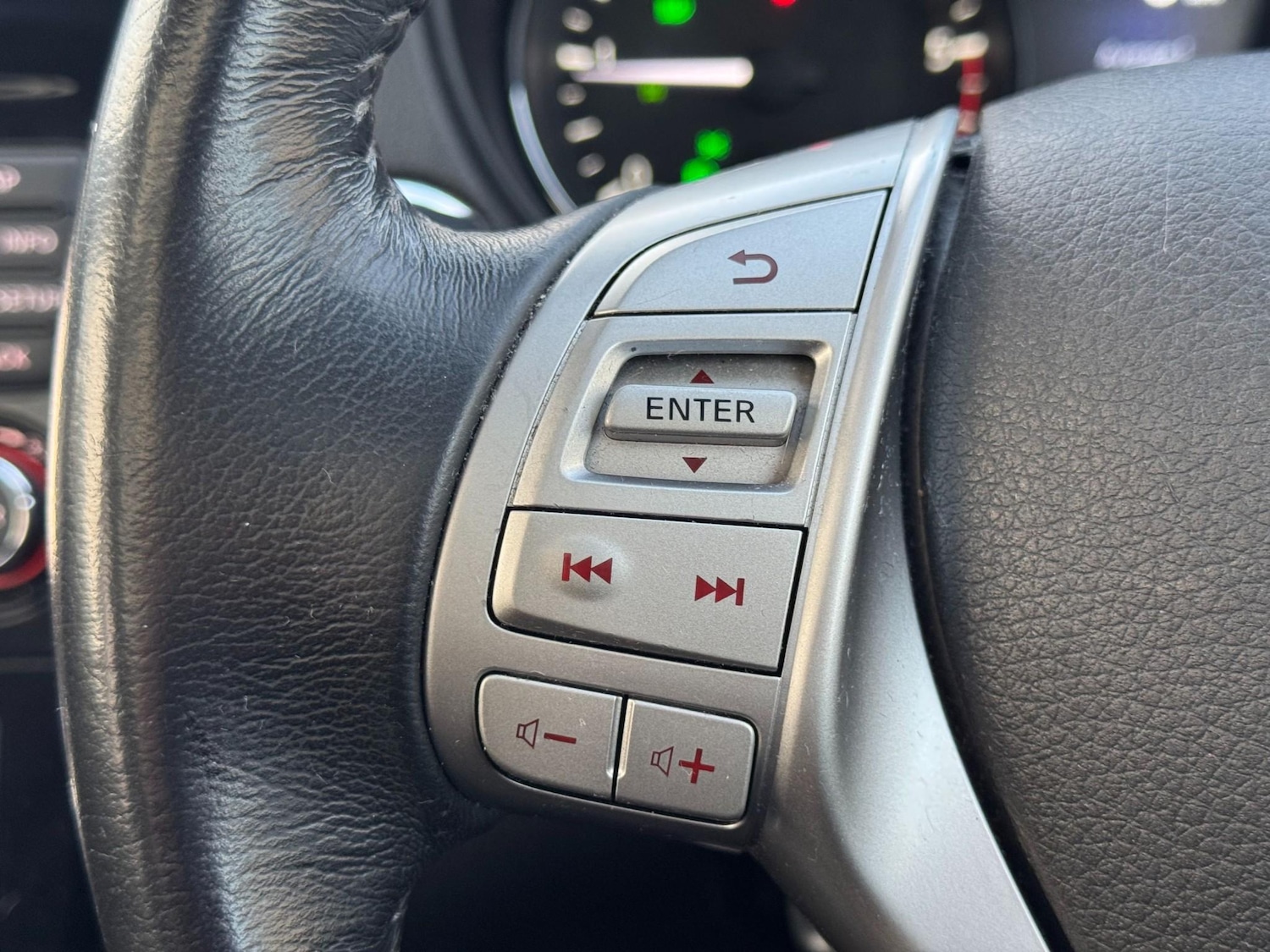 Used Nissan X-Trail 2017 for sale - 76716049: Photo 49