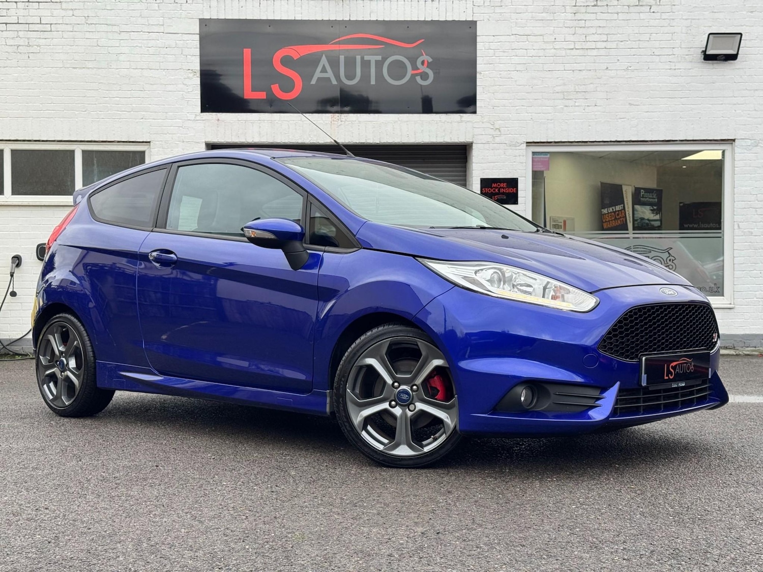 Used Ford Fiesta 2015 for sale - 76887877: Photo 1