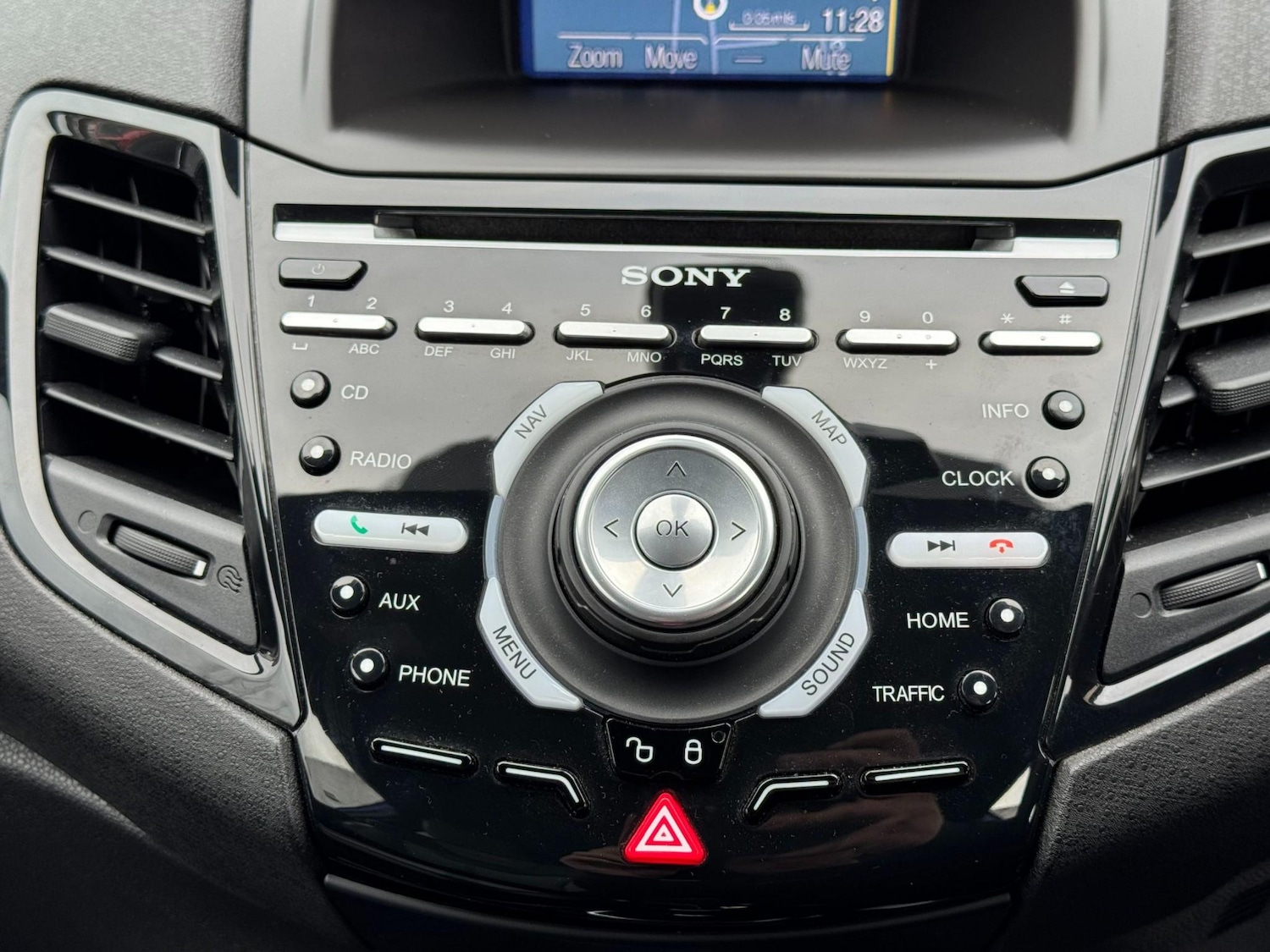 Used Ford Fiesta 2015 for sale - 76887877: Photo 41