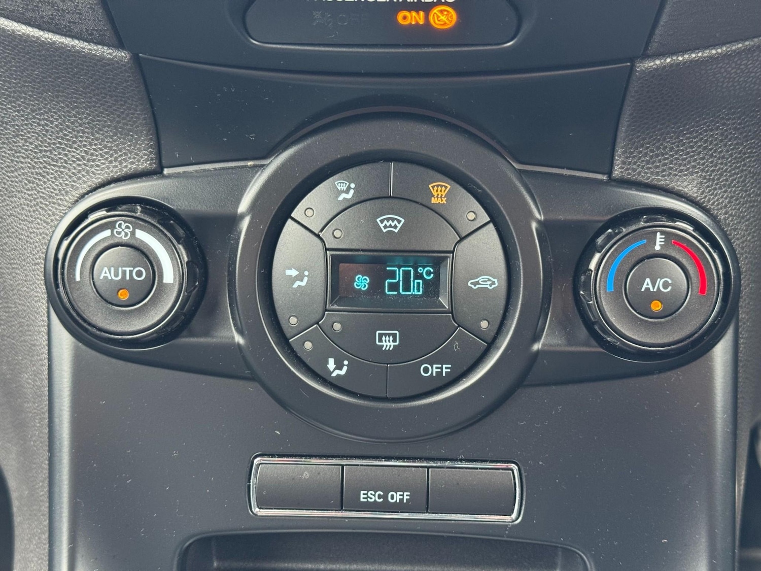 Used Ford Fiesta 2015 for sale - 76887877: Photo 42