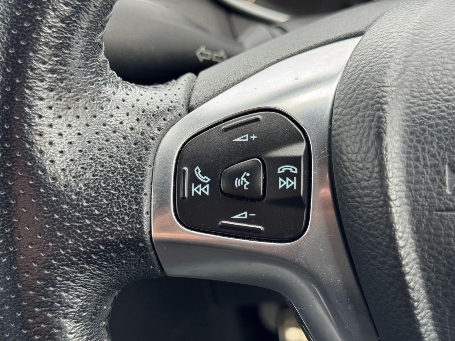 Used Ford Fiesta 2015 for sale - 76887877: Photo 47