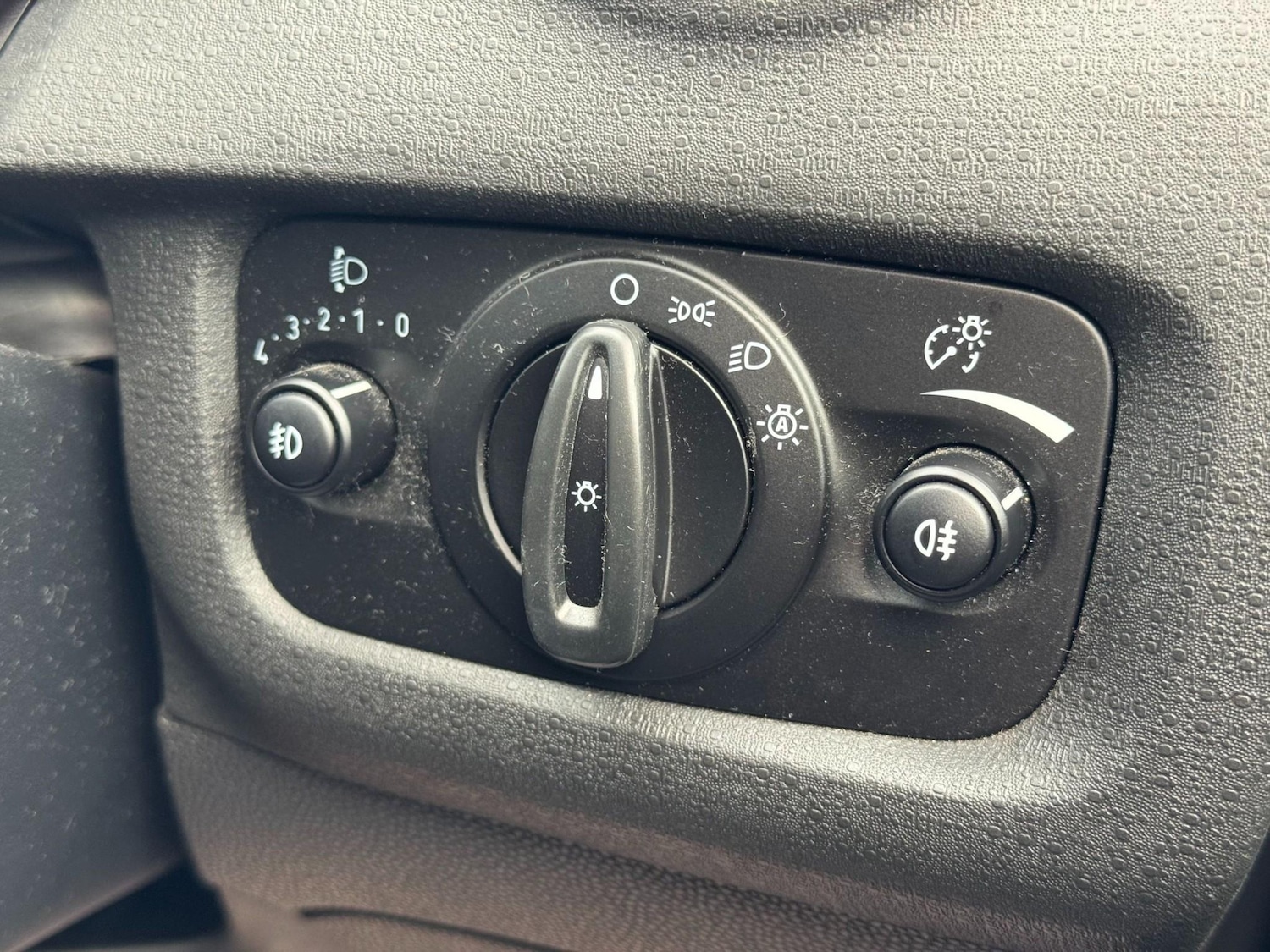 Used Ford Fiesta 2015 for sale - 76887877: Photo 52