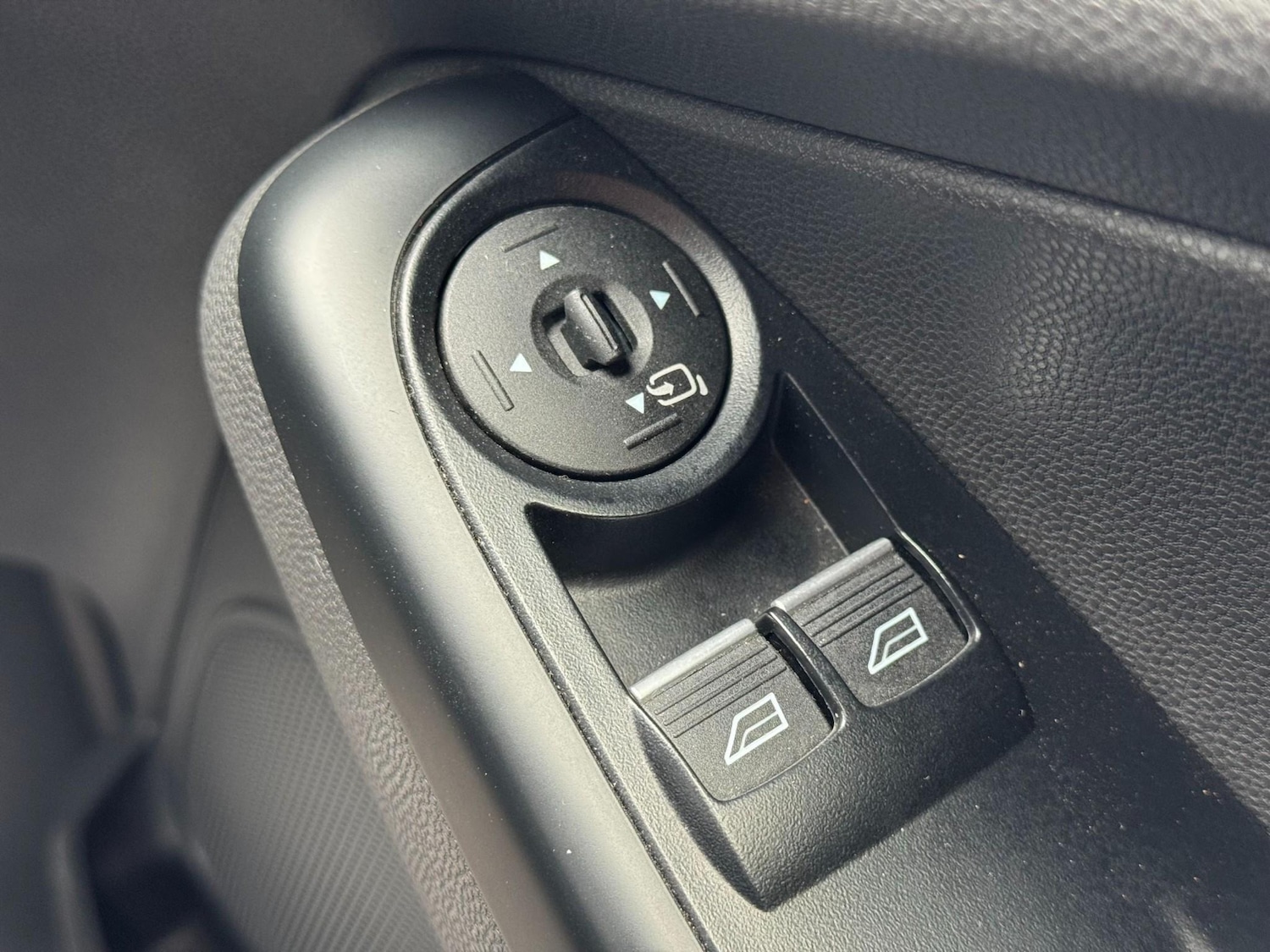 Used Ford Fiesta 2015 for sale - 76887877: Photo 53