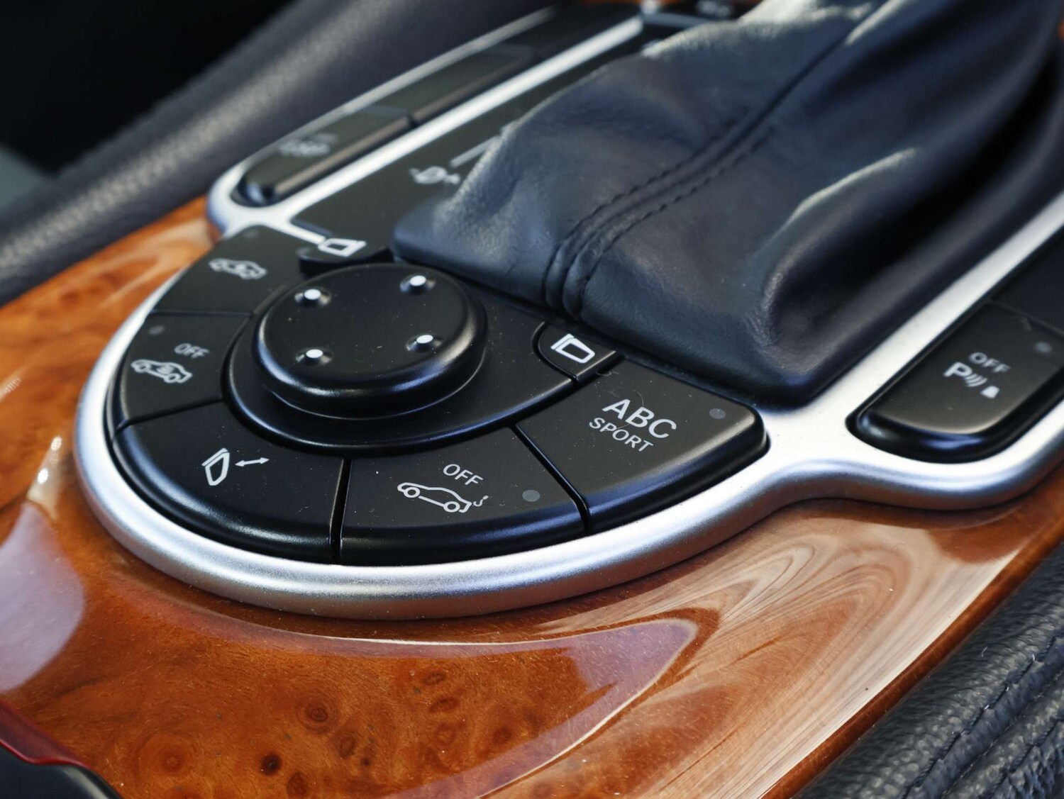 Used Mercedes-Benz SL 2003 for sale - 78064252: Photo 28