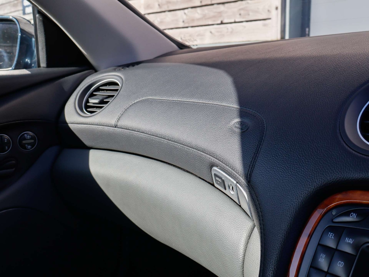 Used Mercedes-Benz SL 2003 for sale - 78064252: Photo 29