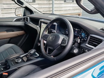 Used Volkswagen Amarok 2025 for sale - 78097395: Photo