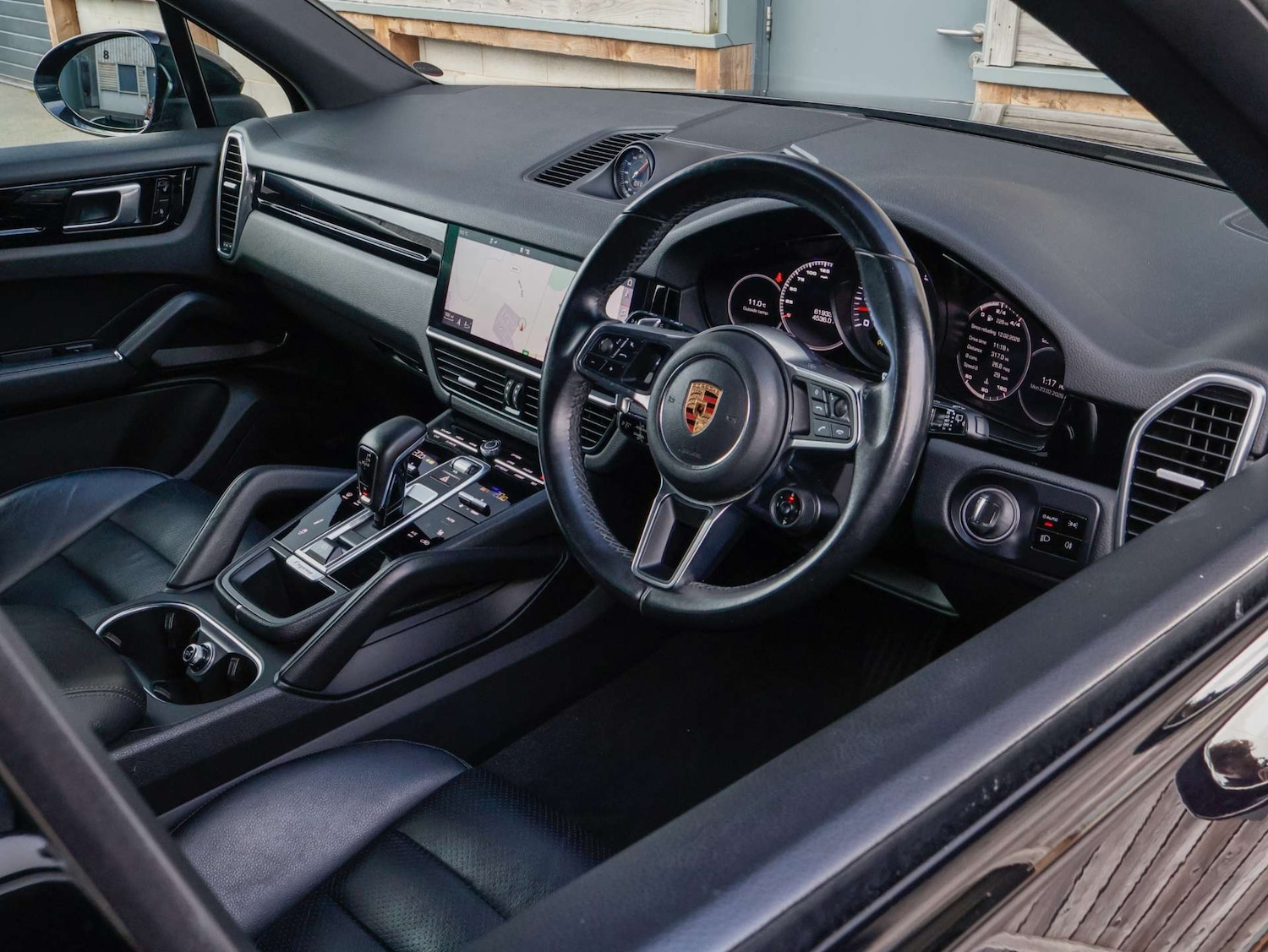 Used Porsche Cayenne 2018 for sale - 77640583: Photo 2