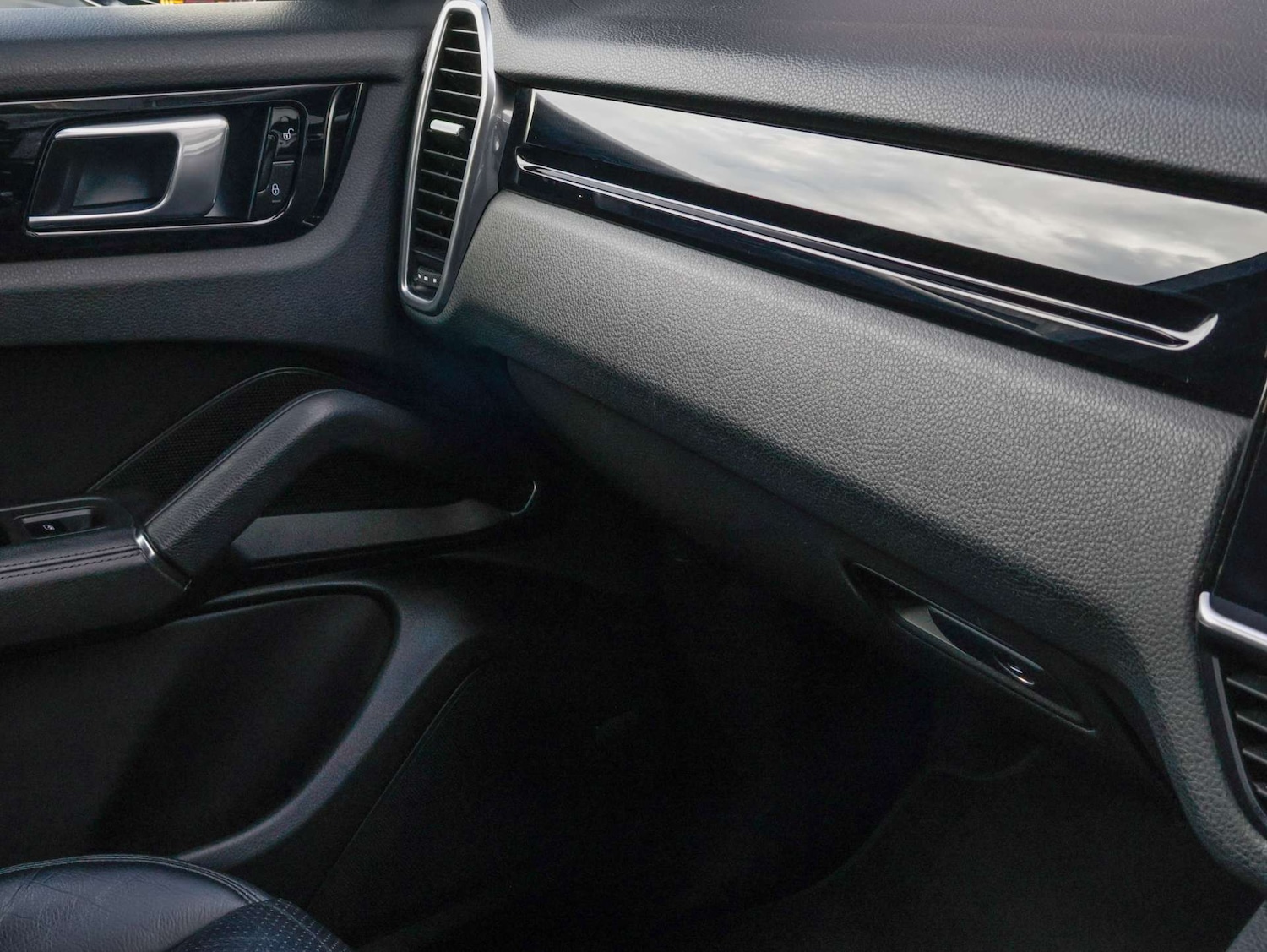 Used Porsche Cayenne 2018 for sale - 77640583: Photo 28