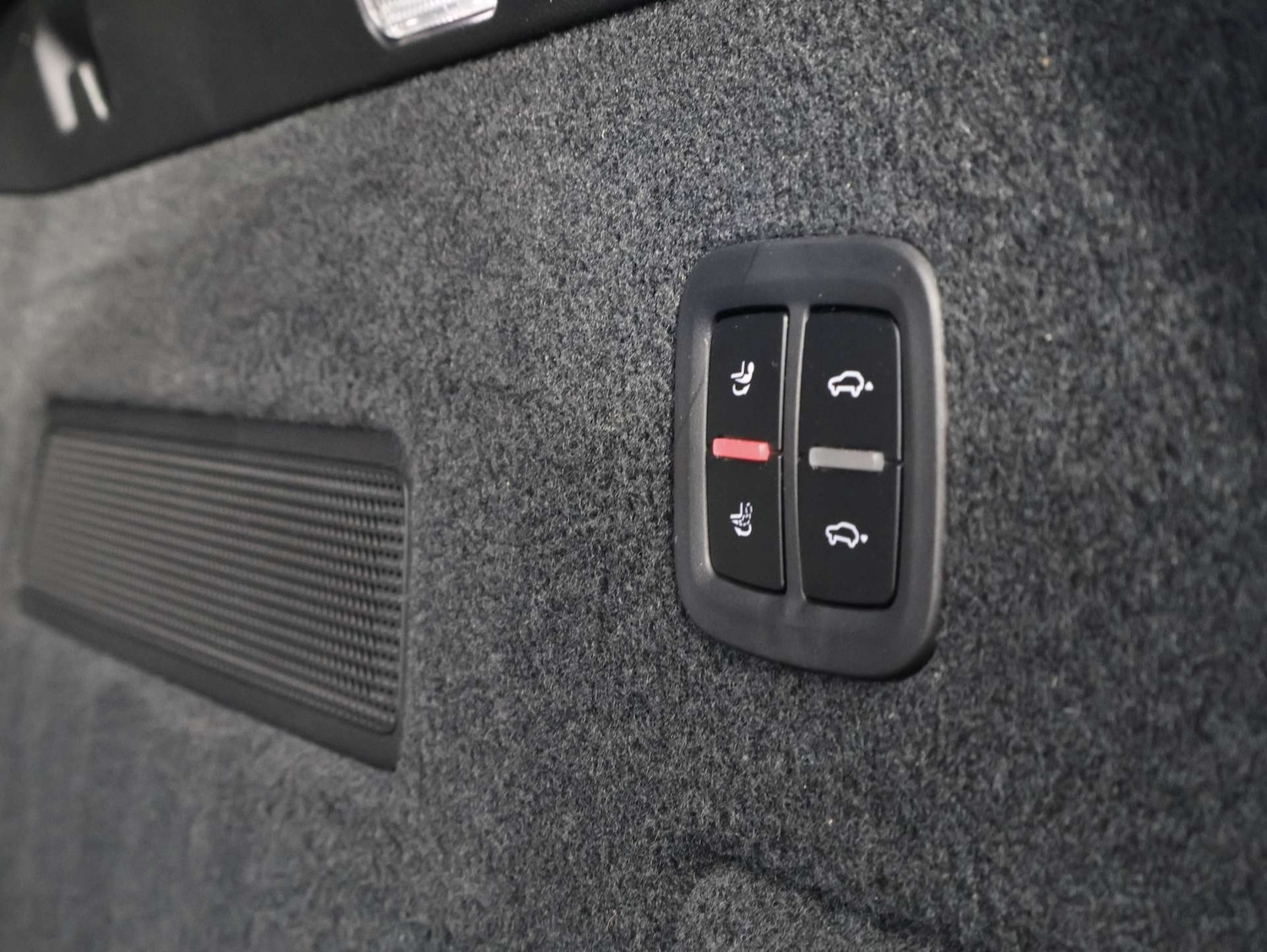 Used Porsche Cayenne 2018 for sale - 77640583: Photo 40