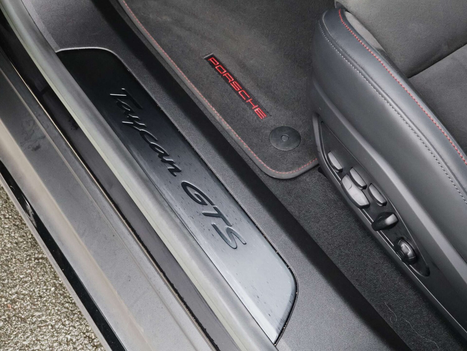 Used Porsche Taycan 2023 for sale - 77366821: Photo 41