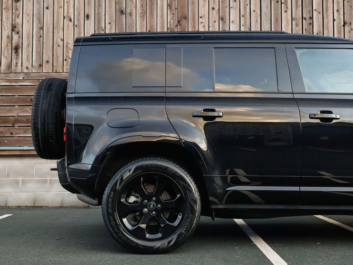 Used Land Rover Defender 2025 for sale - 77115876: Photo 11