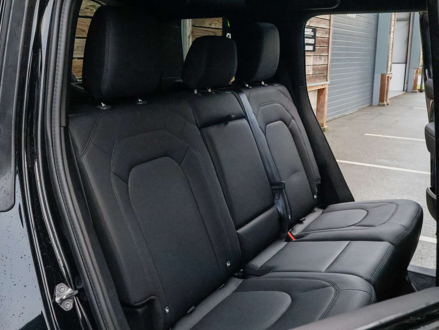 Used Land Rover Defender 2025 for sale - 77115876: Photo 28