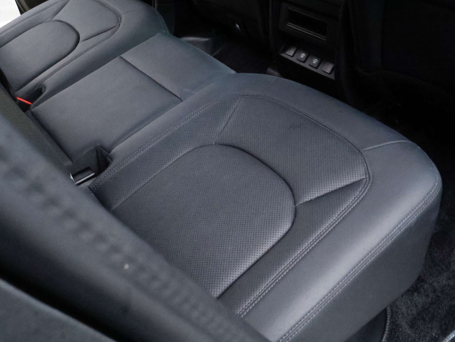 Used Land Rover Defender 2025 for sale - 77115876: Photo 29