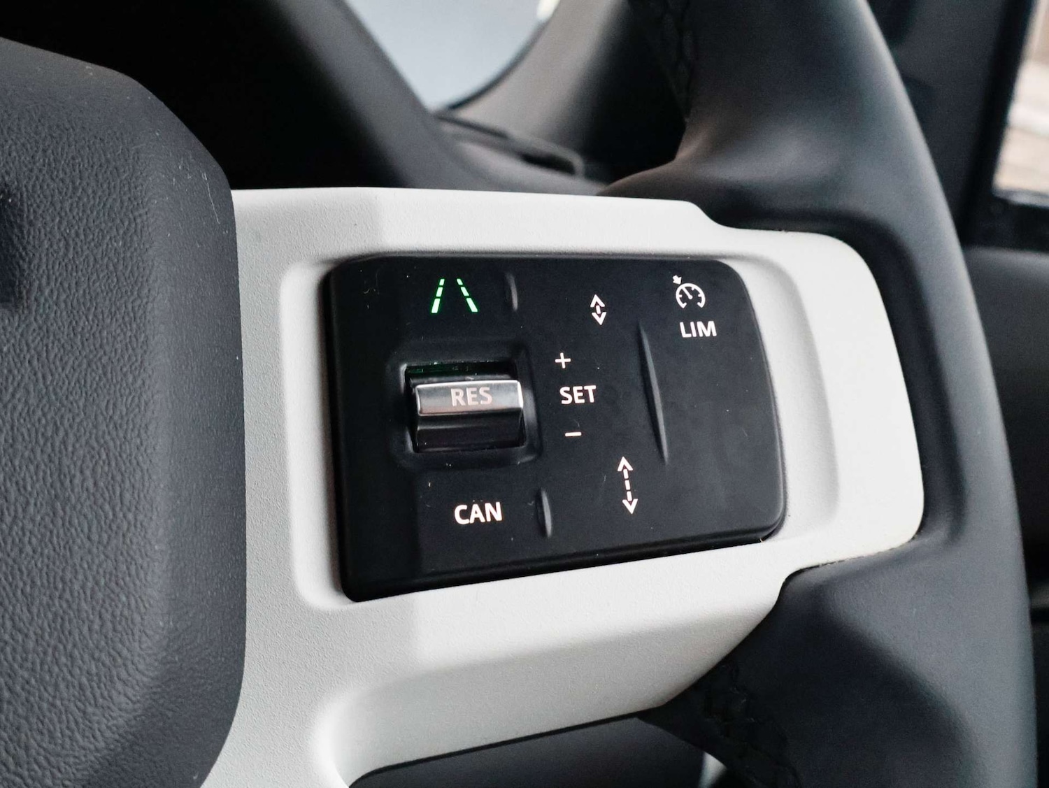 Used Land Rover Defender 2025 for sale - 77115876: Photo 34